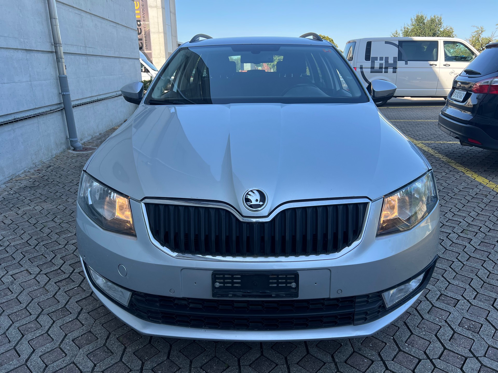 SKODA Octavia Combi 2.0 TDI Ambition 4x4 *TOP*-image-1