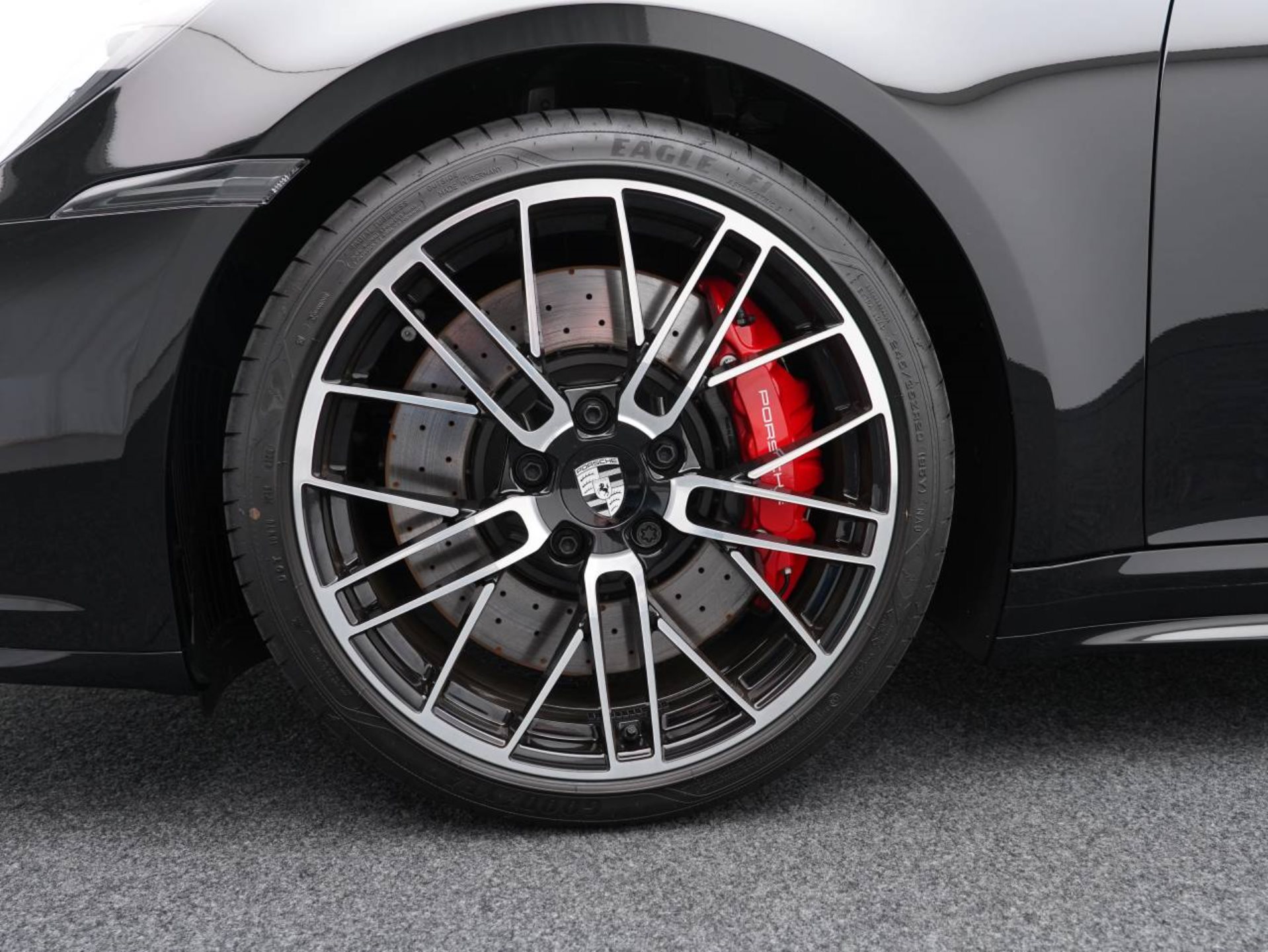 PORSCHE 911 Targa 4S-image-10