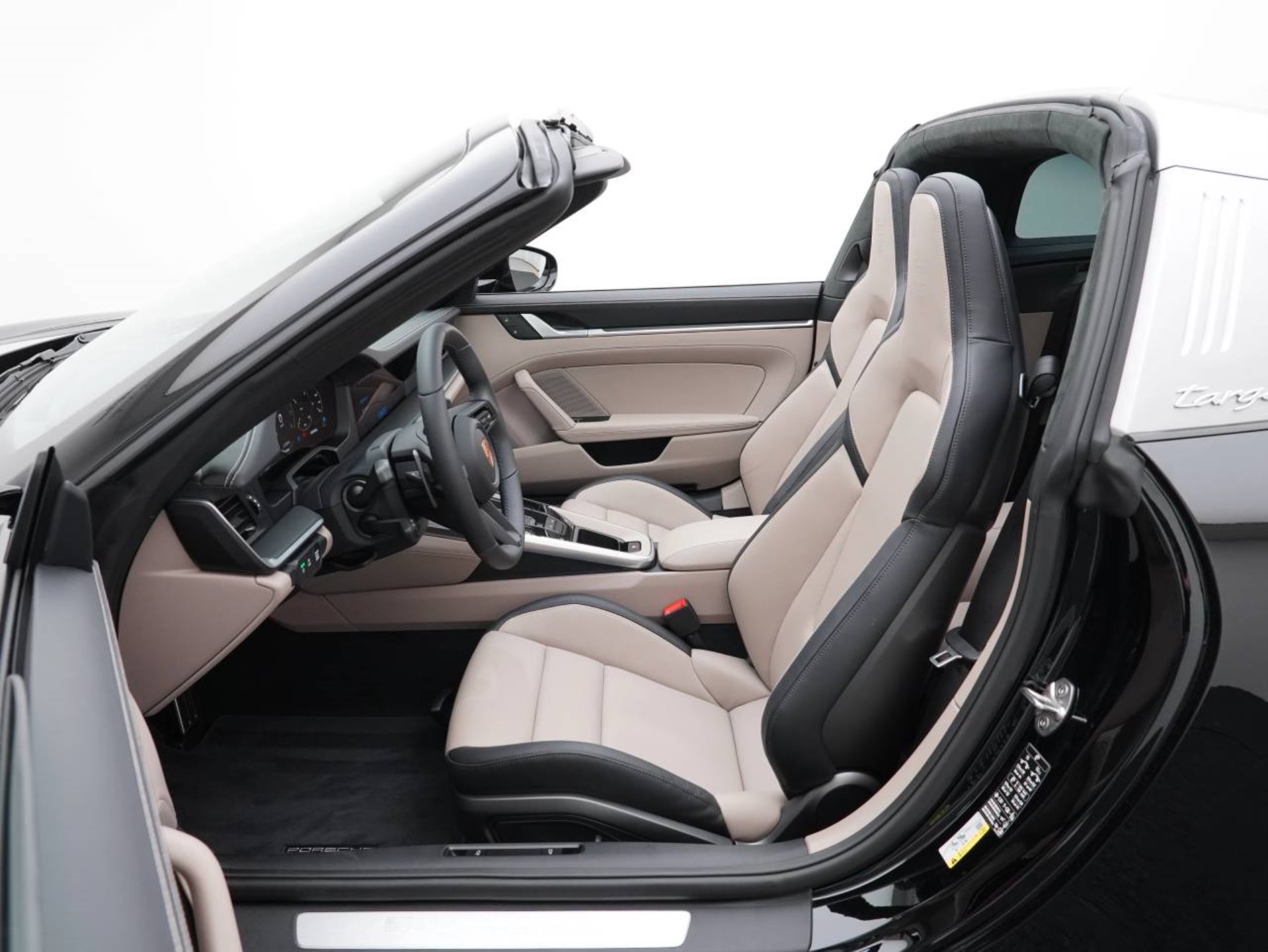 PORSCHE 911 Targa 4S-image-4