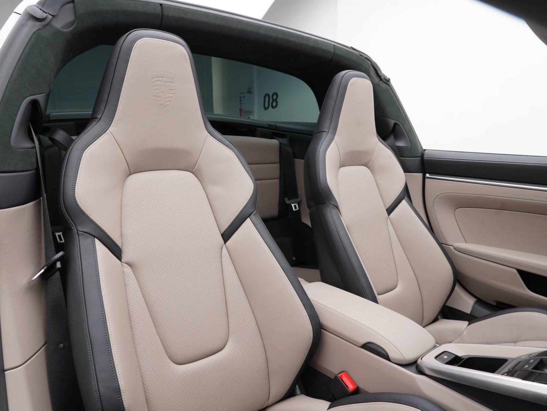 PORSCHE 911 Targa 4S-image-25