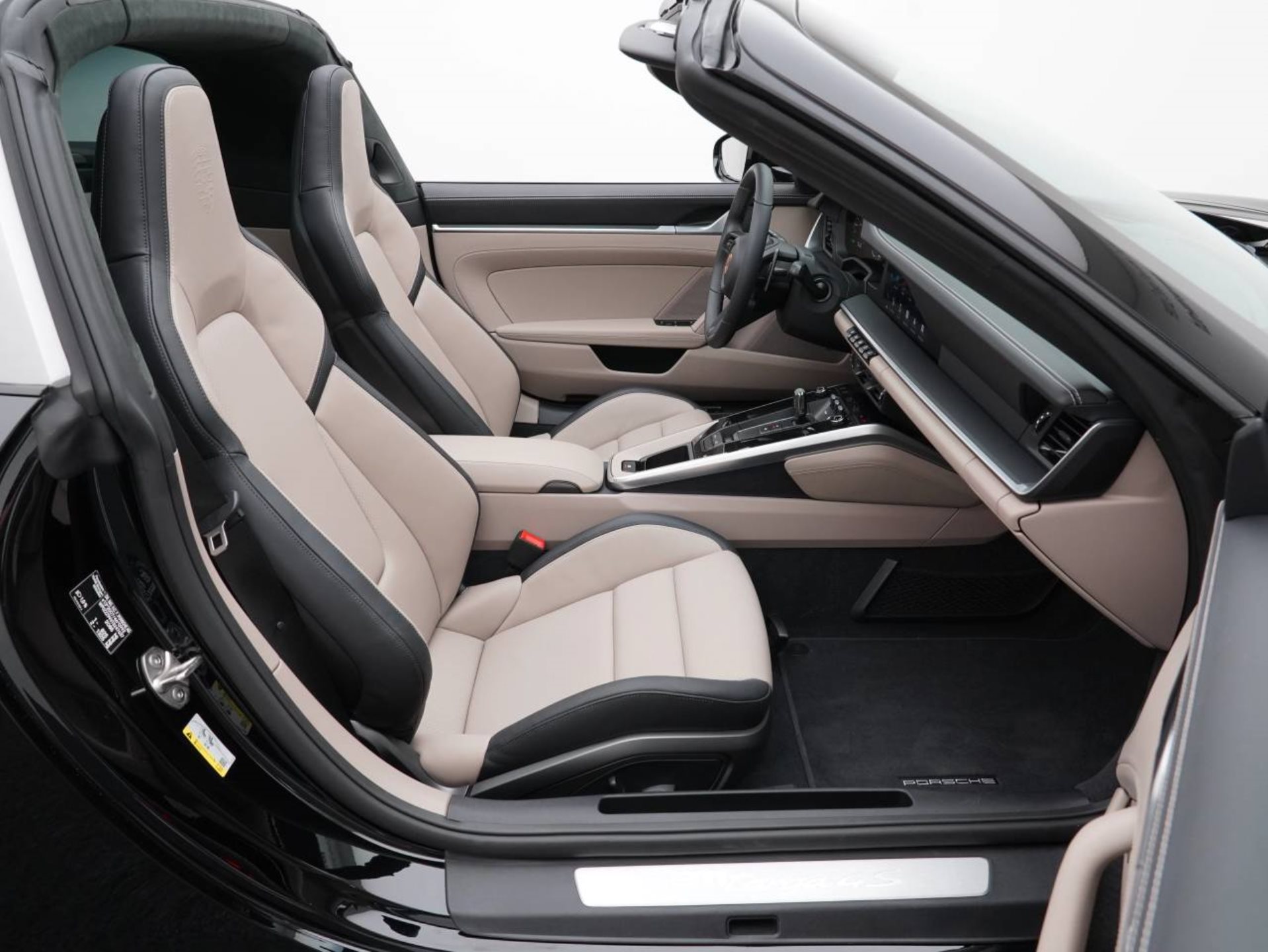 PORSCHE 911 Targa 4S-image-24