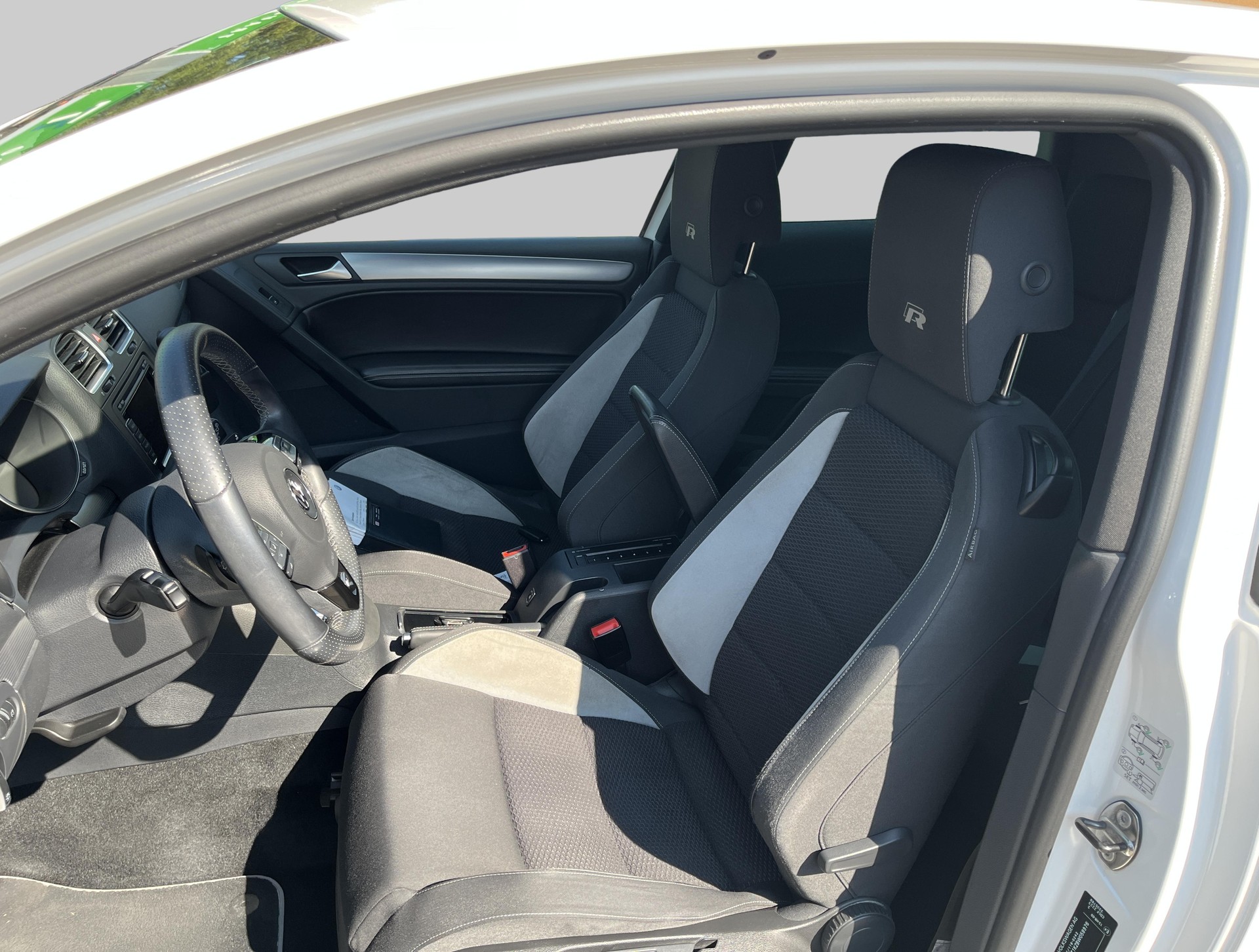 VW Golf 2.0 TSI R 4Motion DSG 3-Türig!!-image-6