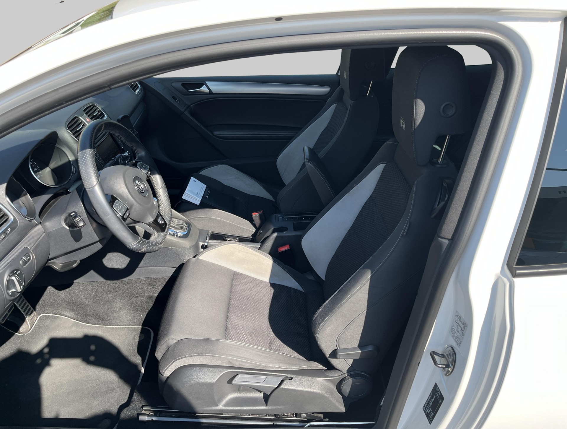 VW Golf 2.0 TSI R 4Motion DSG 3-Türig!!-image-13