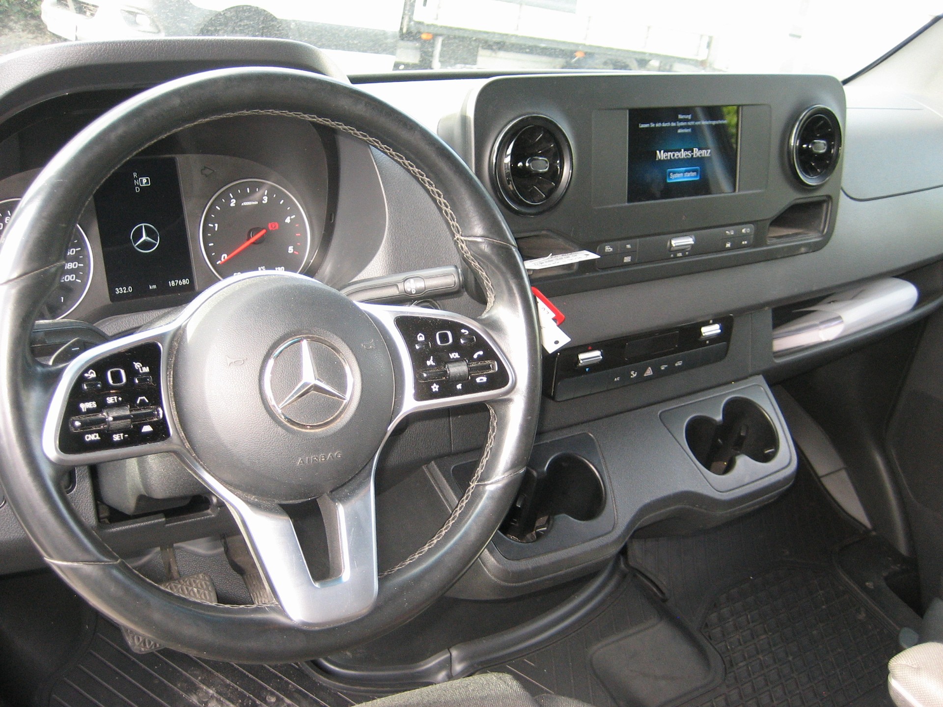 MERCEDES-BENZ Sprinter 319 CDI Lang 9G-TRONIC 4x4-image-4
