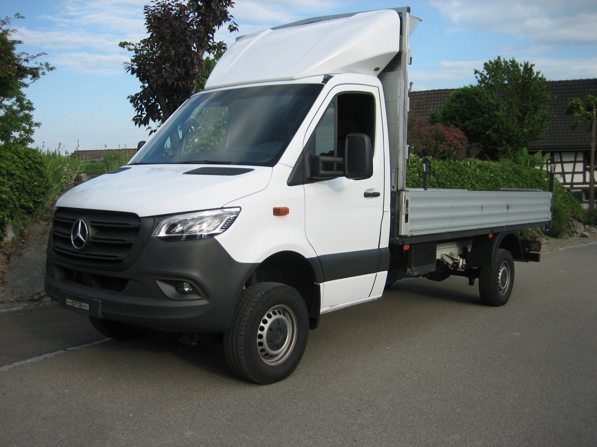 MERCEDES-BENZ Sprinter 319 CDI Lang 9G-TRONIC 4x4-image-0