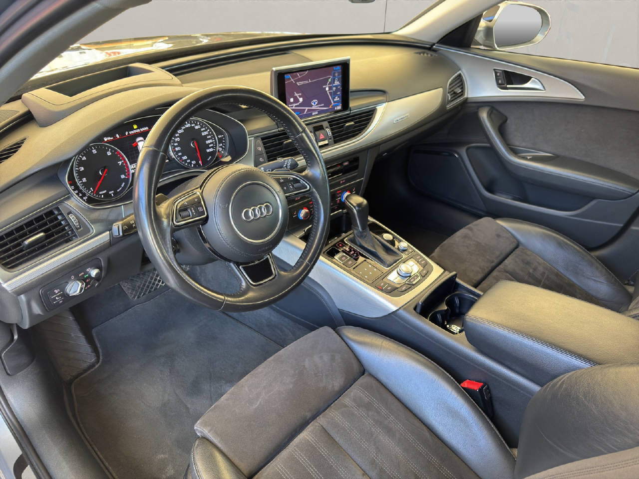 AUDI A6 Avant 3.0 V6 TFSI quattro S-Tr.-image-10