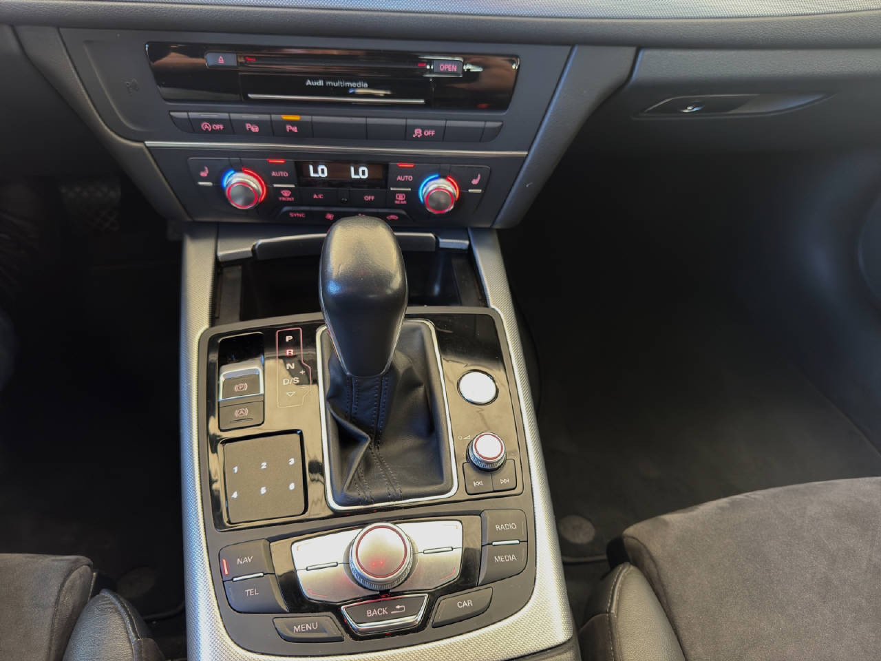 AUDI A6 Avant 3.0 V6 TFSI quattro S-Tr.-image-16