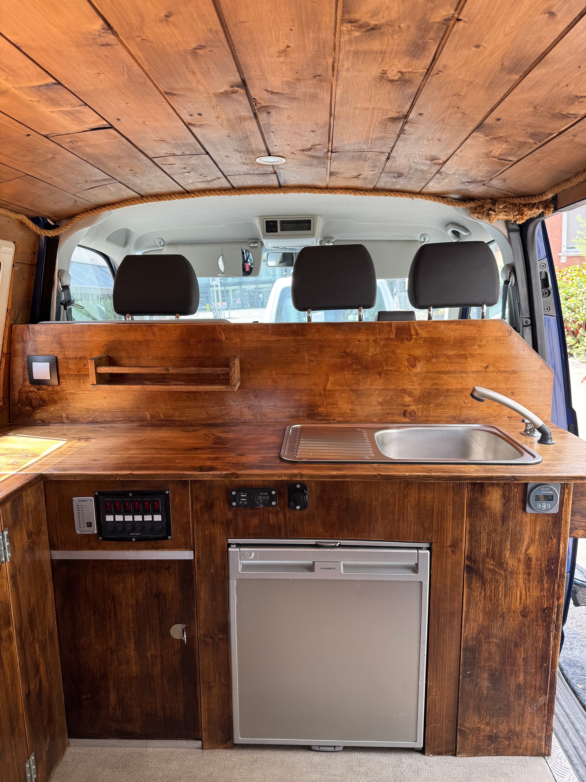 VW Volkswagen T5 Transporter Kasten LR (7EH112)-image-3