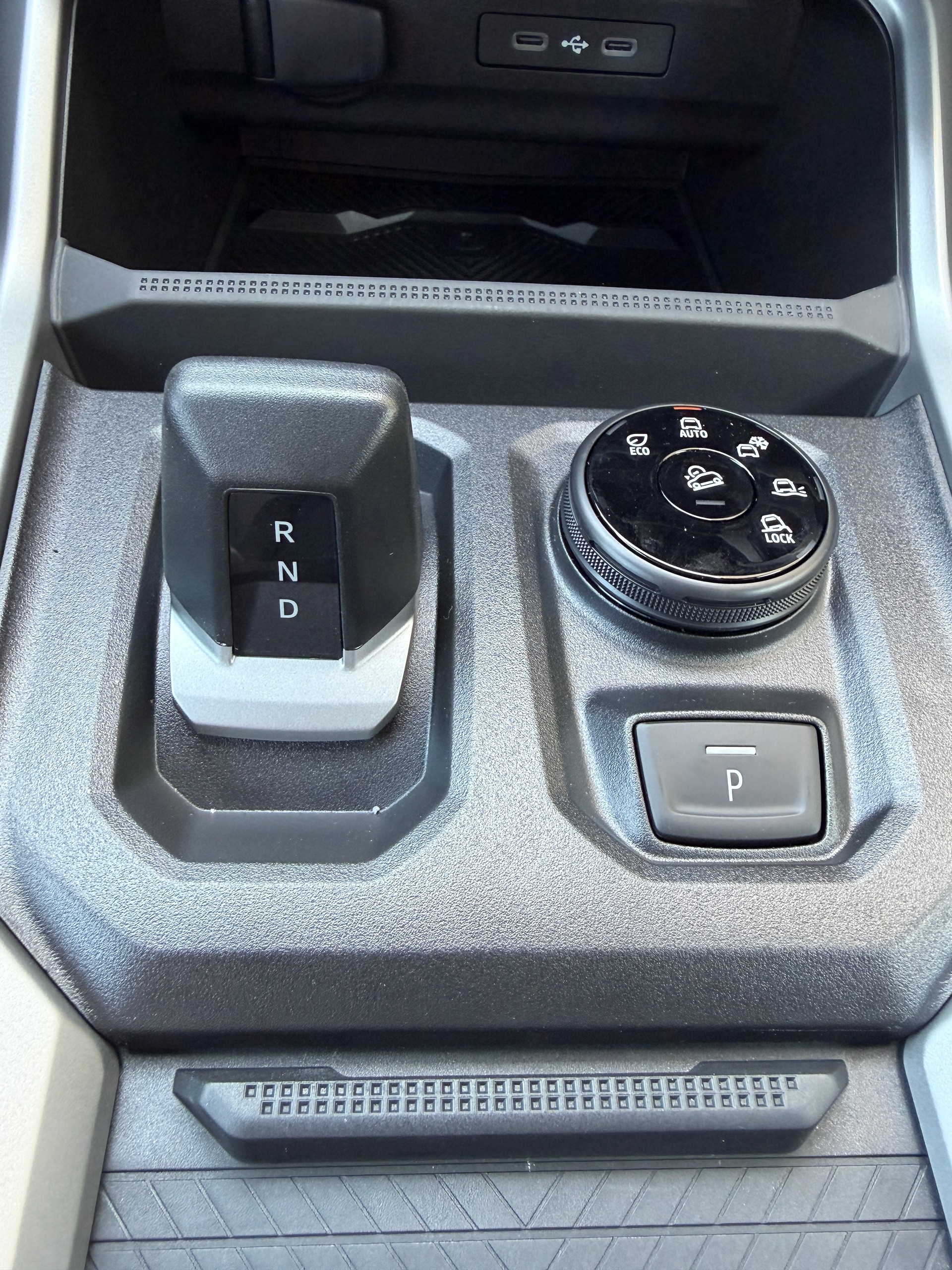 DACIA Bigster TCe Hybrid 150 48V Journey 4x4-image-17