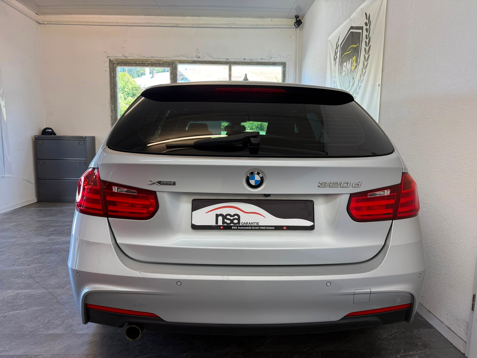 BMW 320d xDrive Touring Steptronic-image-3
