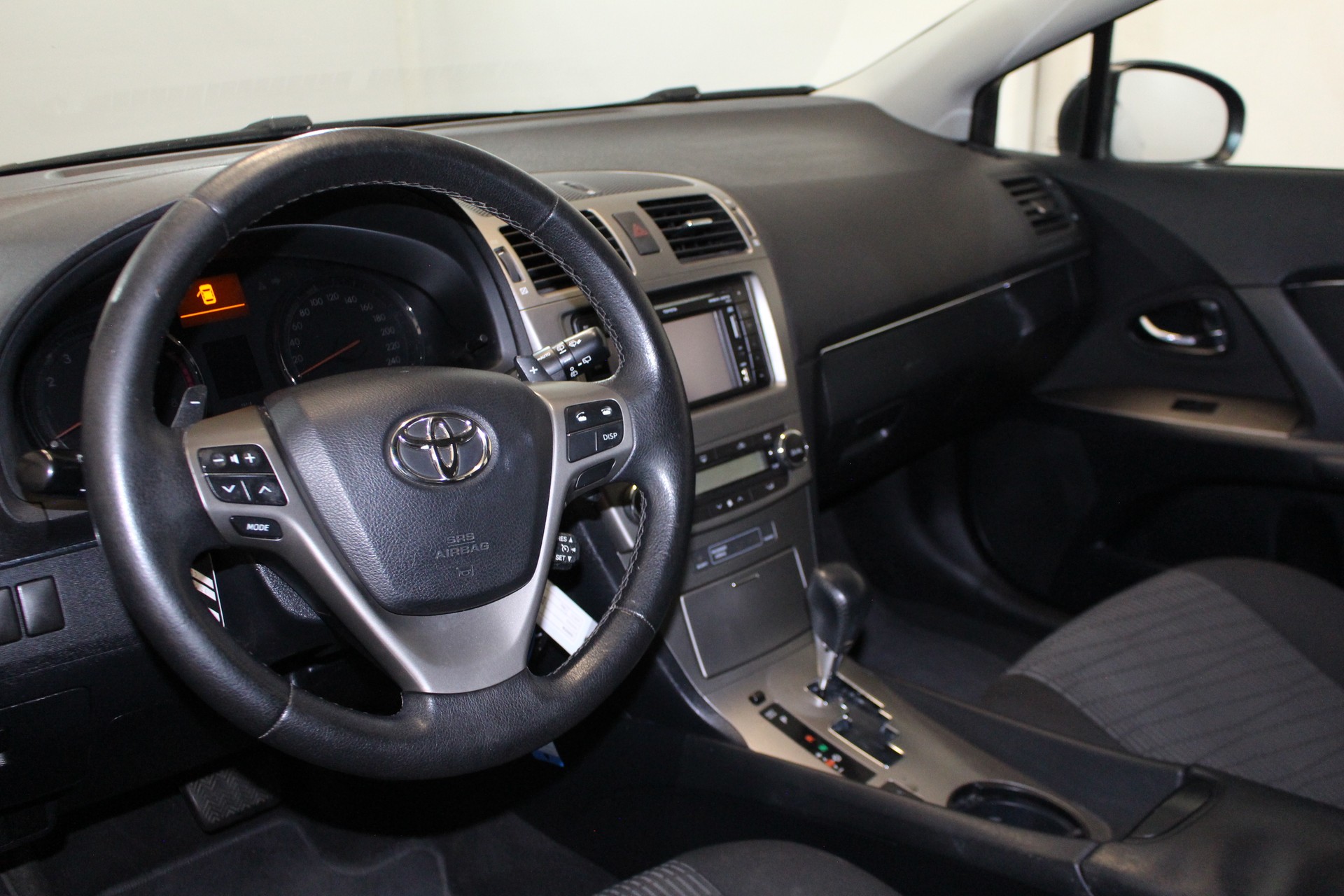 TOYOTA Avensis Wagon 2.0 VMa Luna MdS-image-11