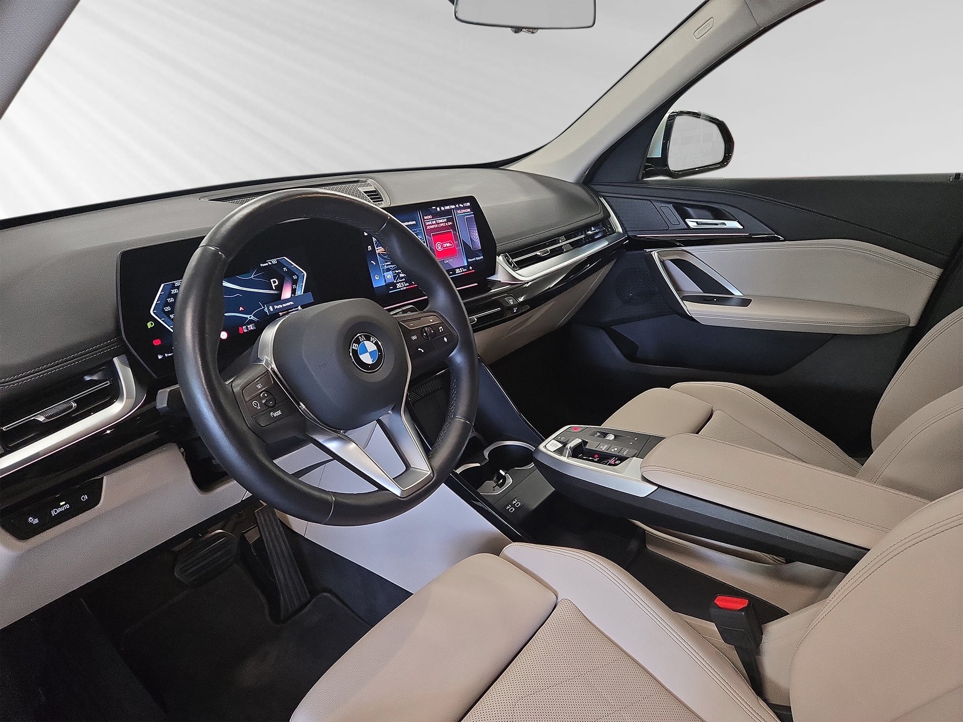 BMW X1 sDrive 18i xLine-showroom-element-3