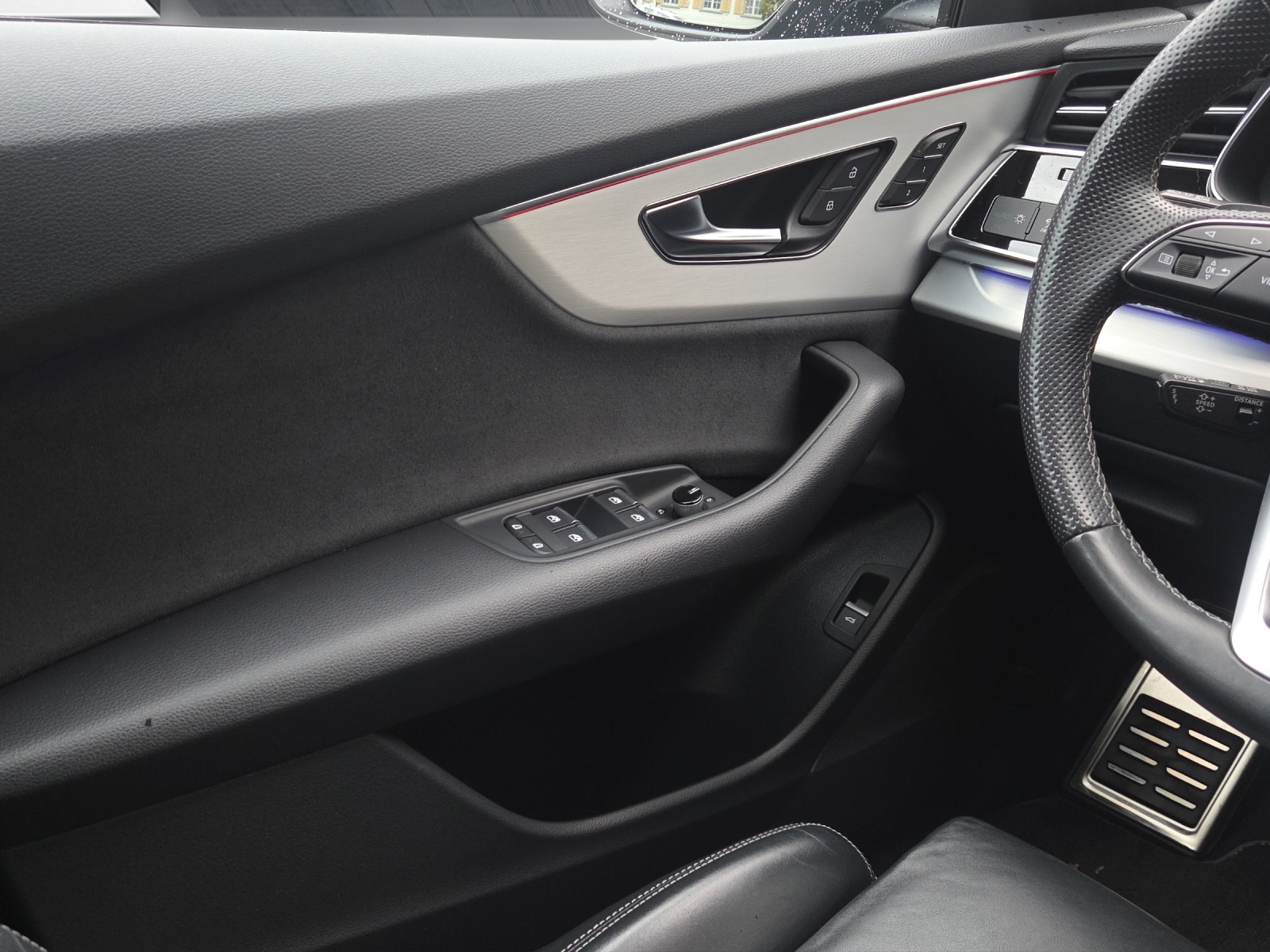 AUDI Q8 55 TFSI quattro tiptronic-image-14