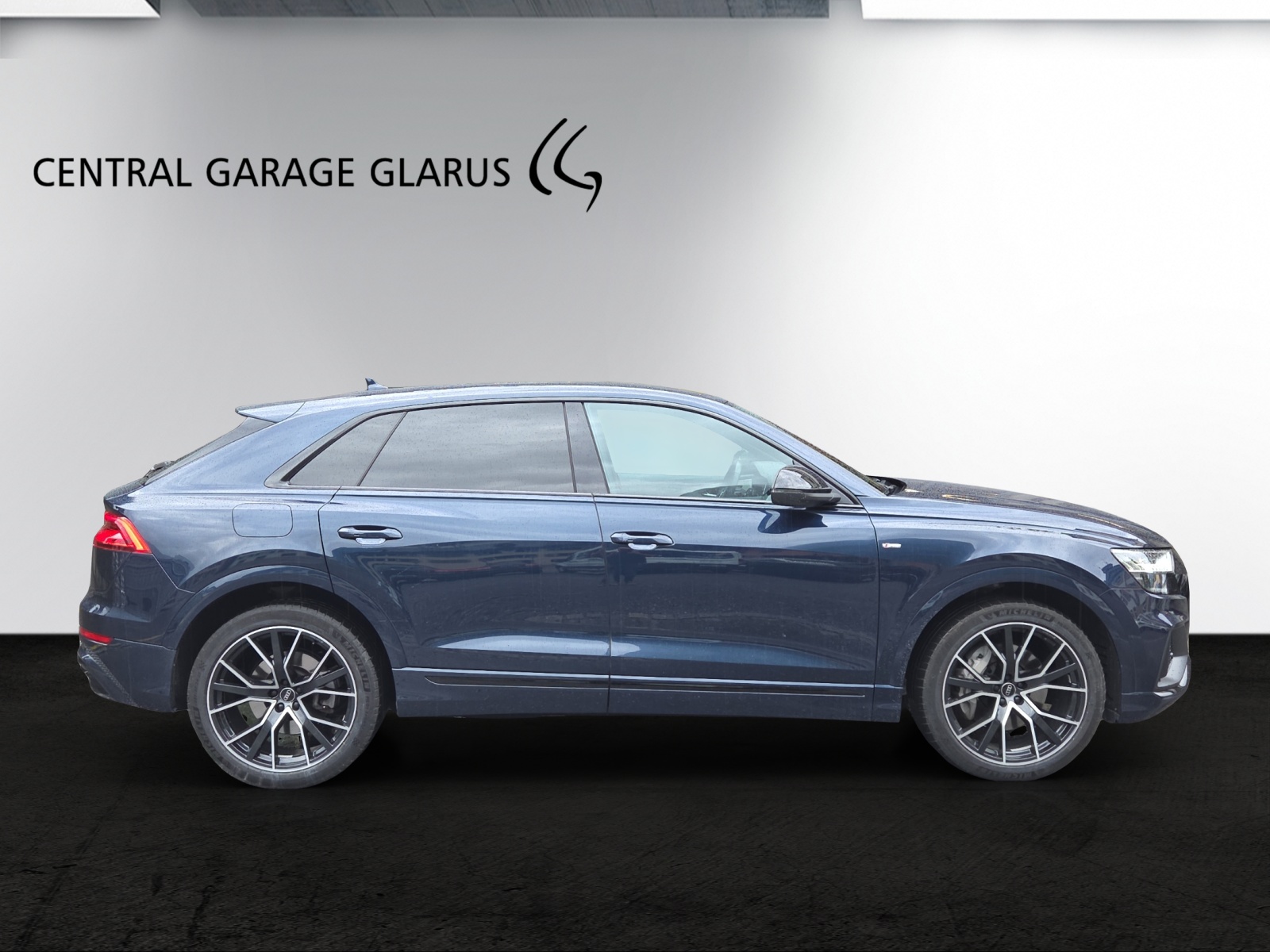 AUDI Q8 55 TFSI quattro tiptronic-image-4
