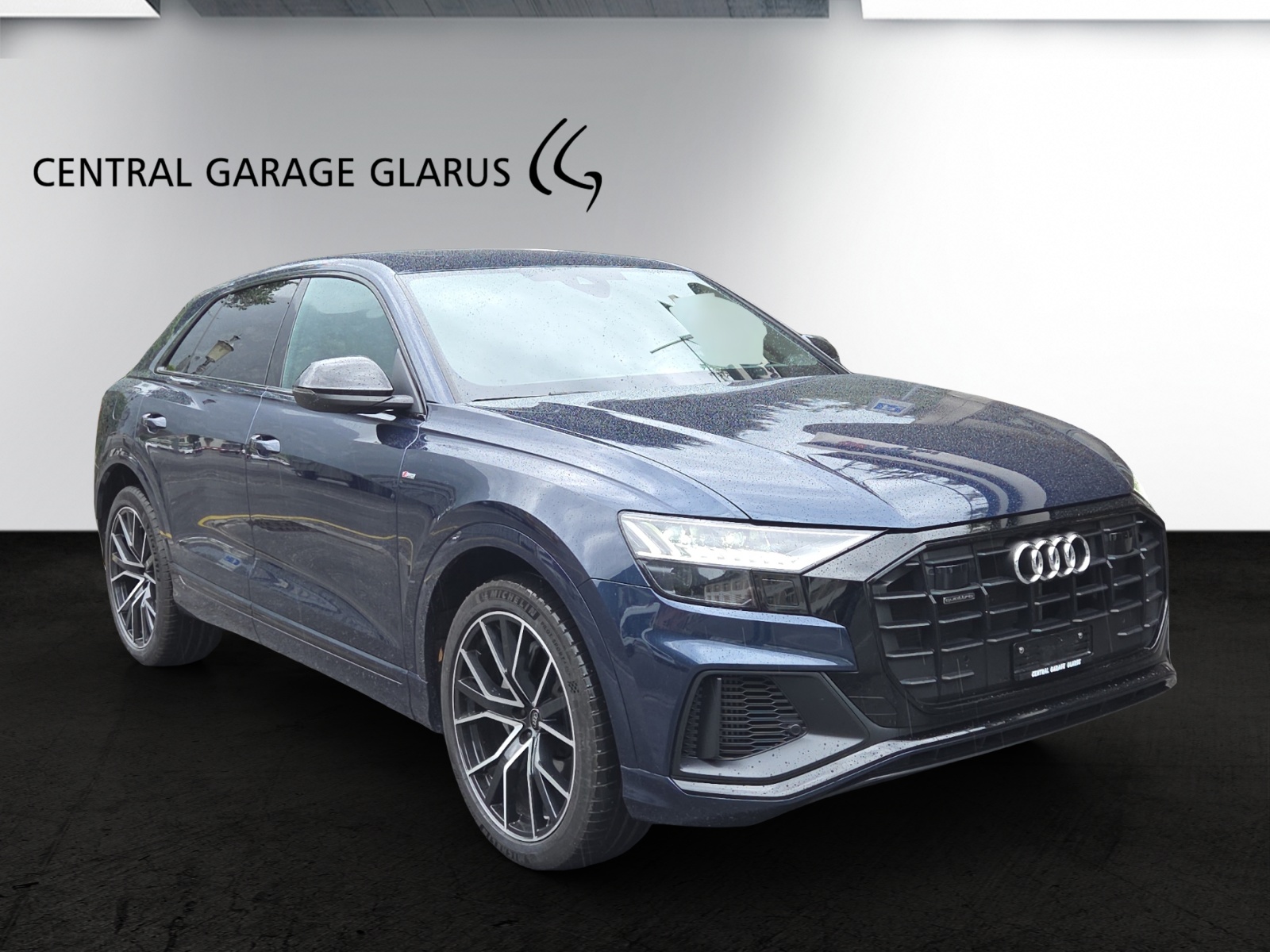 AUDI Q8 55 TFSI quattro tiptronic-showroom-element-1