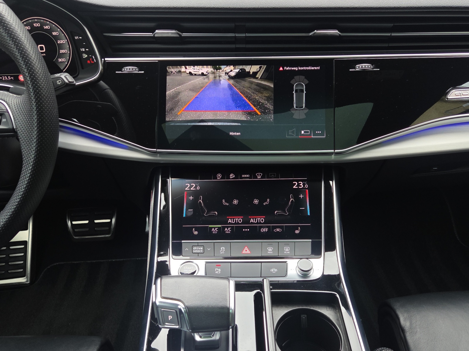 AUDI Q8 55 TFSI quattro tiptronic-image-12