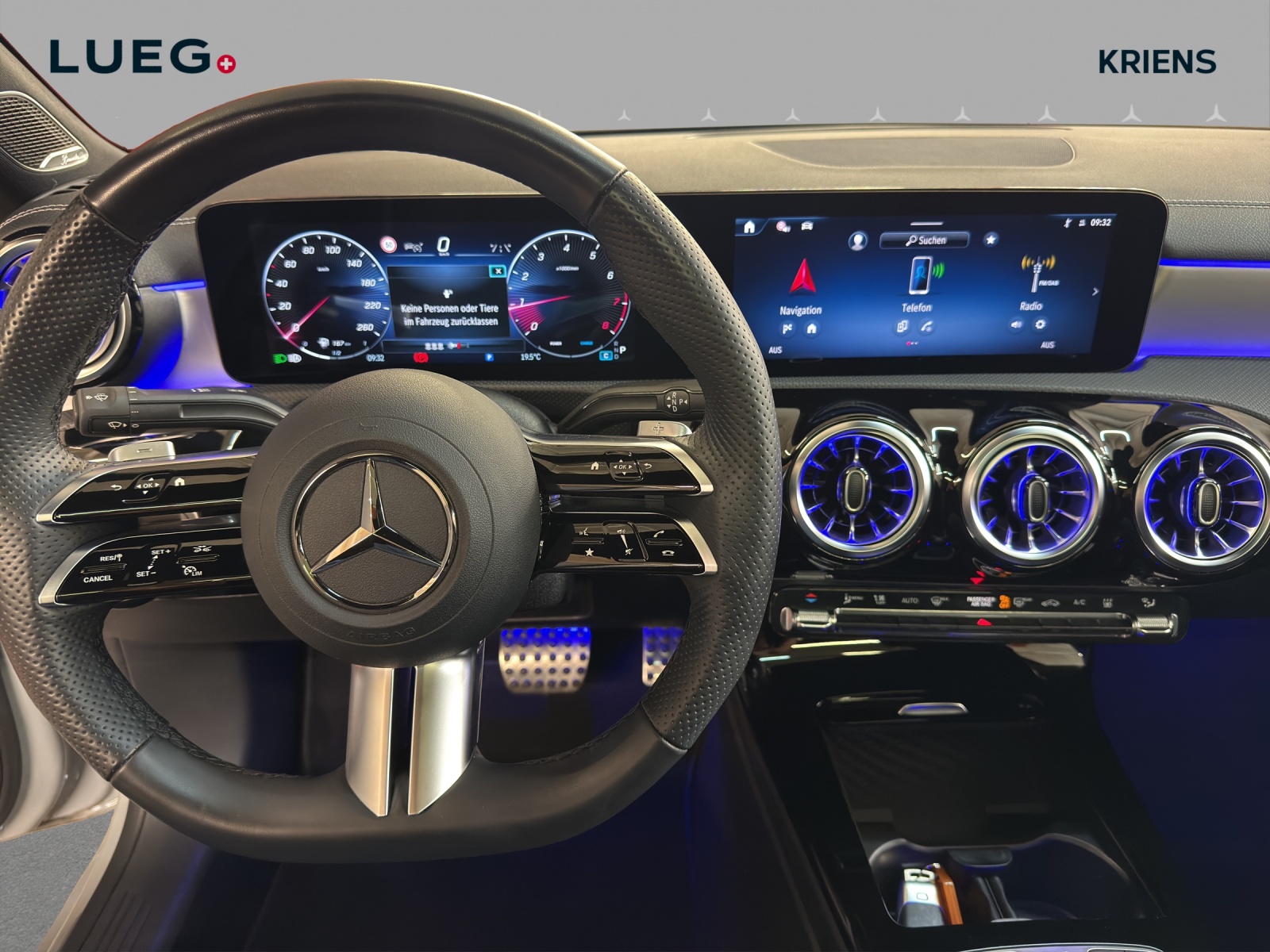 MERCEDES-BENZ CLA 200 - AMG / DISTRONIC / Rückfahrkamera / Soundsystem / Panorama-Dach-image-9