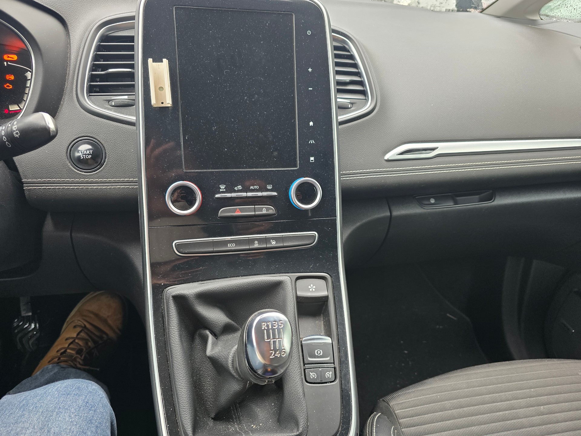 RENAULT Scénic 1.2 16V Turbo Bose-image-7