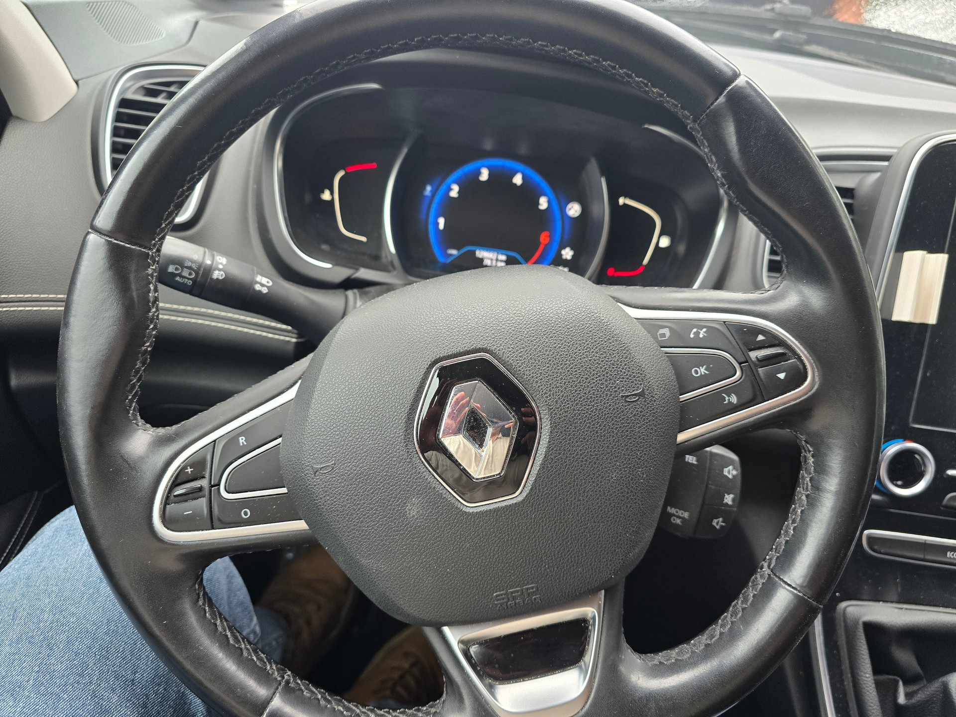 RENAULT Scénic 1.2 16V Turbo Bose-image-6