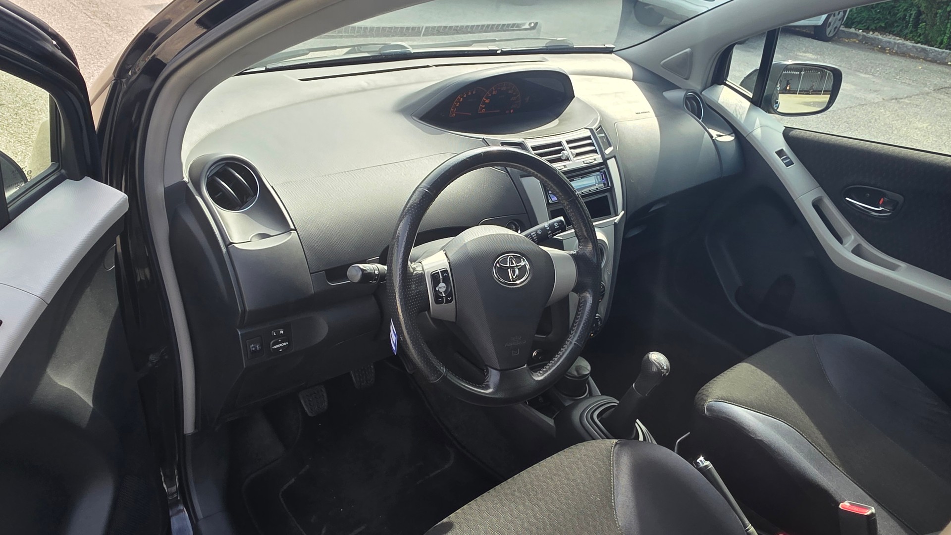 TOYOTA Yaris 1.8 TS-image-4