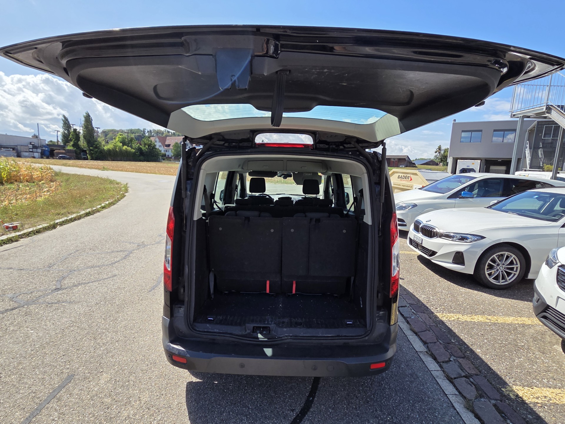 FORD Grand Tourneo Connect 1.6 SCTi Titanium Automatic-image-6