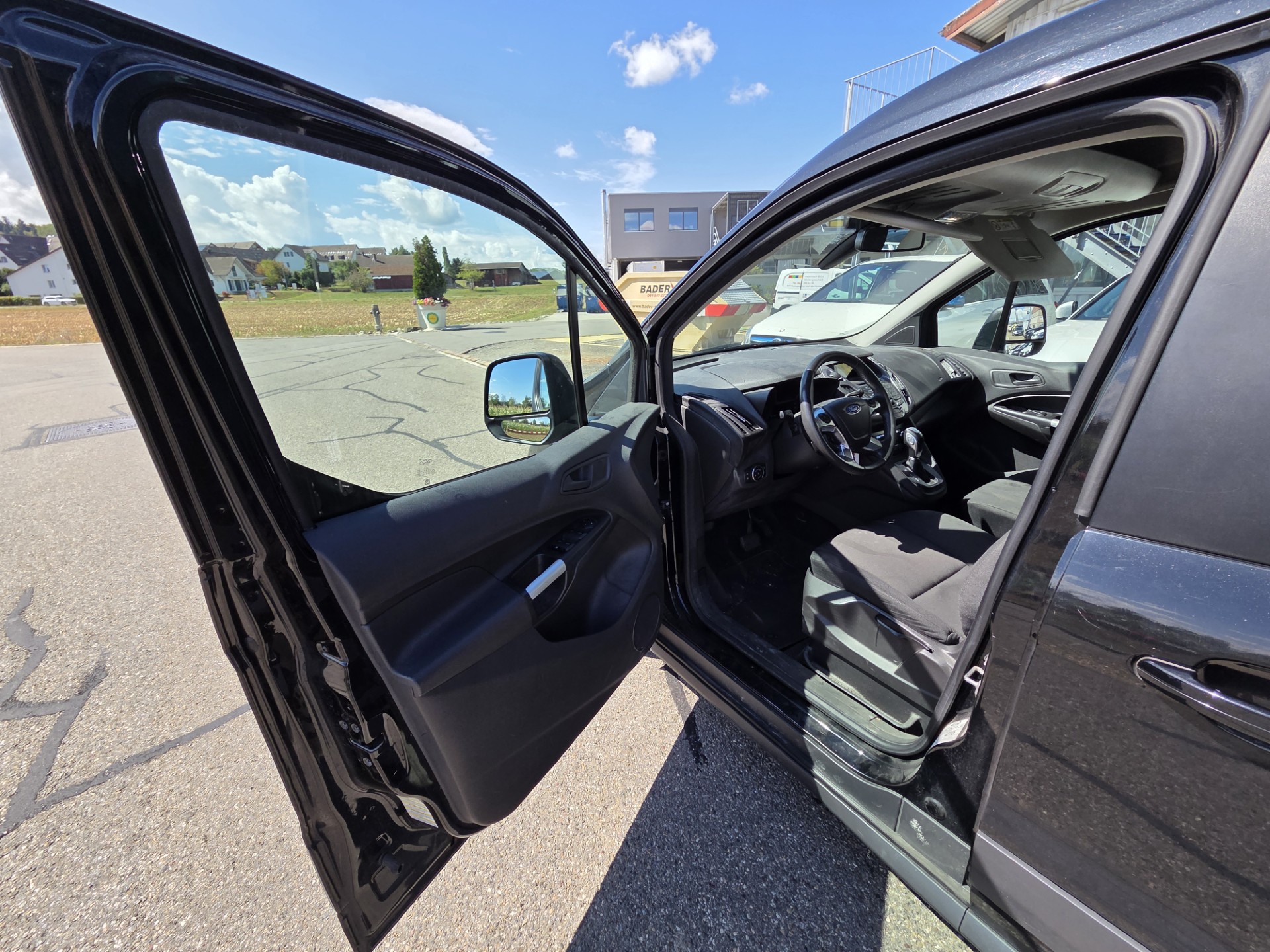 FORD Grand Tourneo Connect 1.6 SCTi Titanium Automatic-image-11
