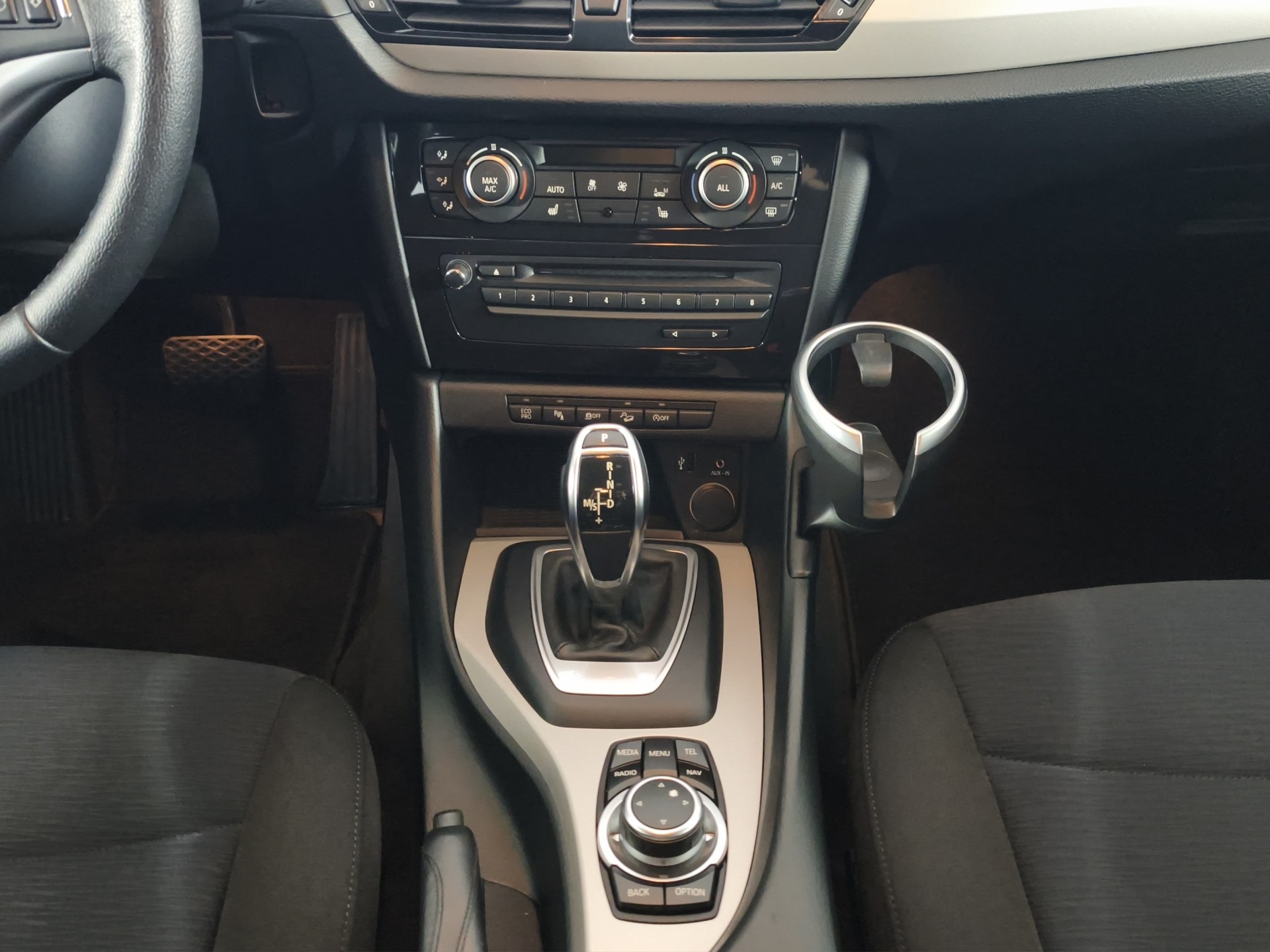 BMW X1 xDrive 20i Steptronic-image-14