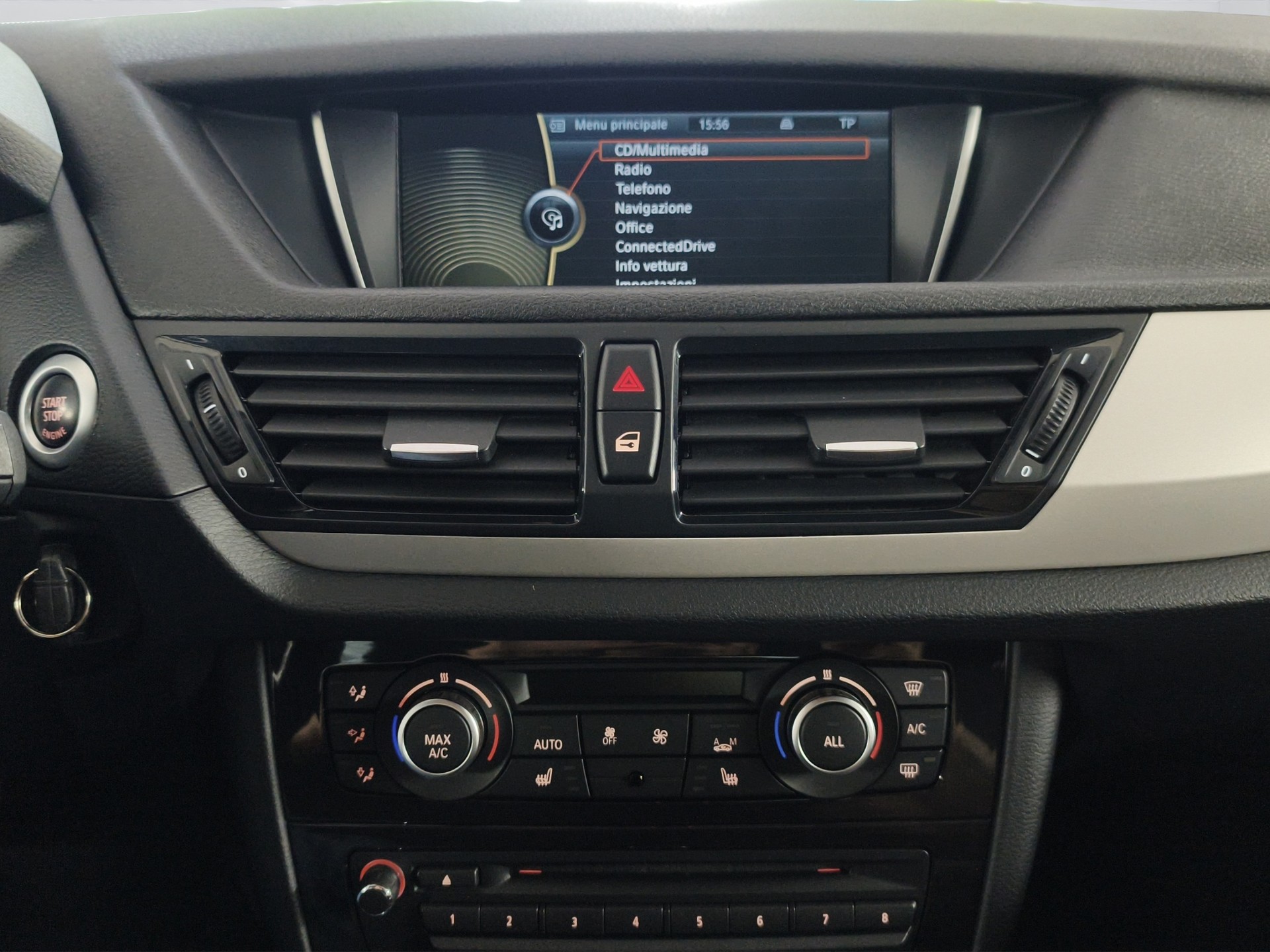 BMW X1 xDrive 20i Steptronic-image-13