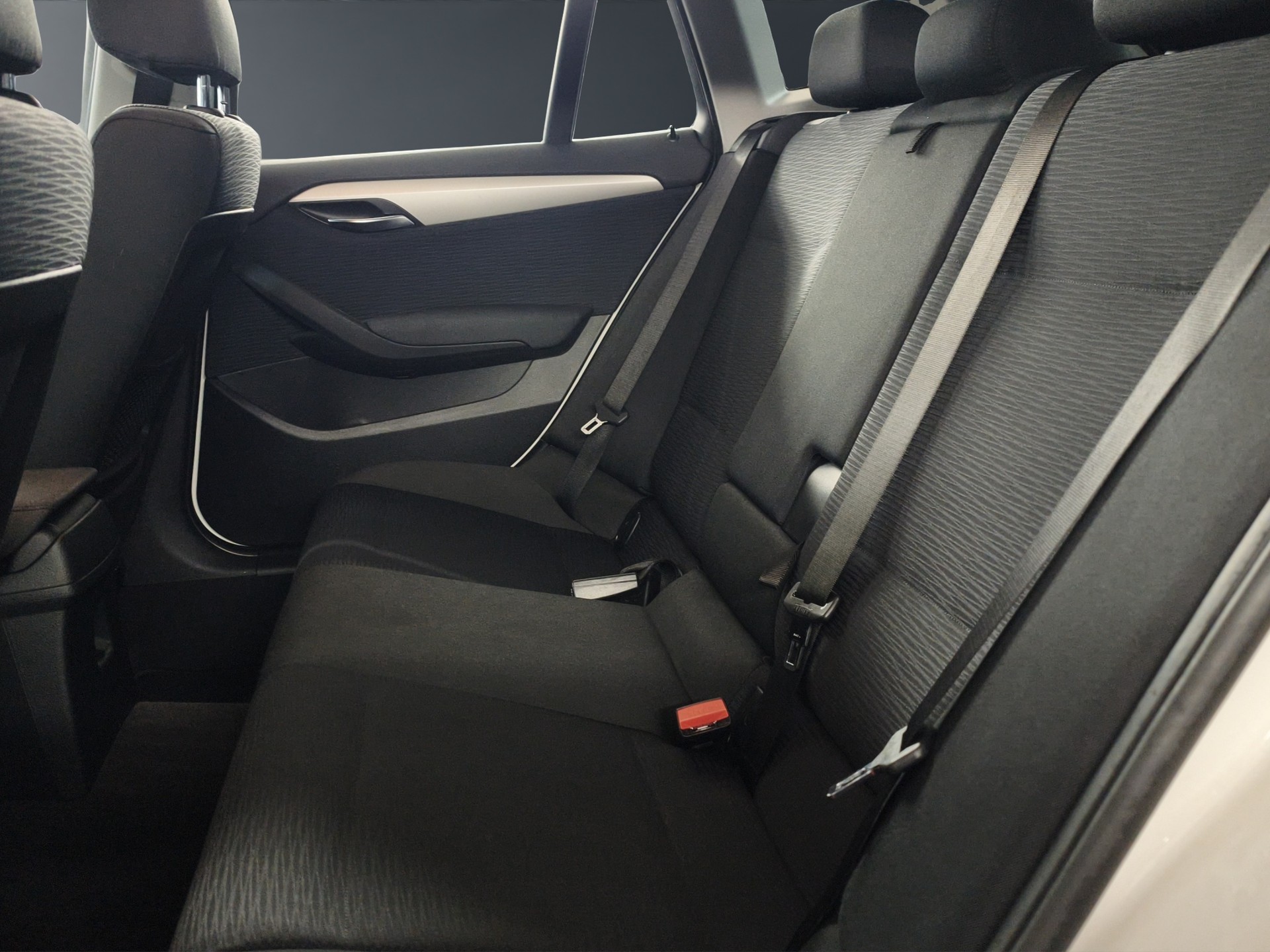 BMW X1 xDrive 20i Steptronic-image-15