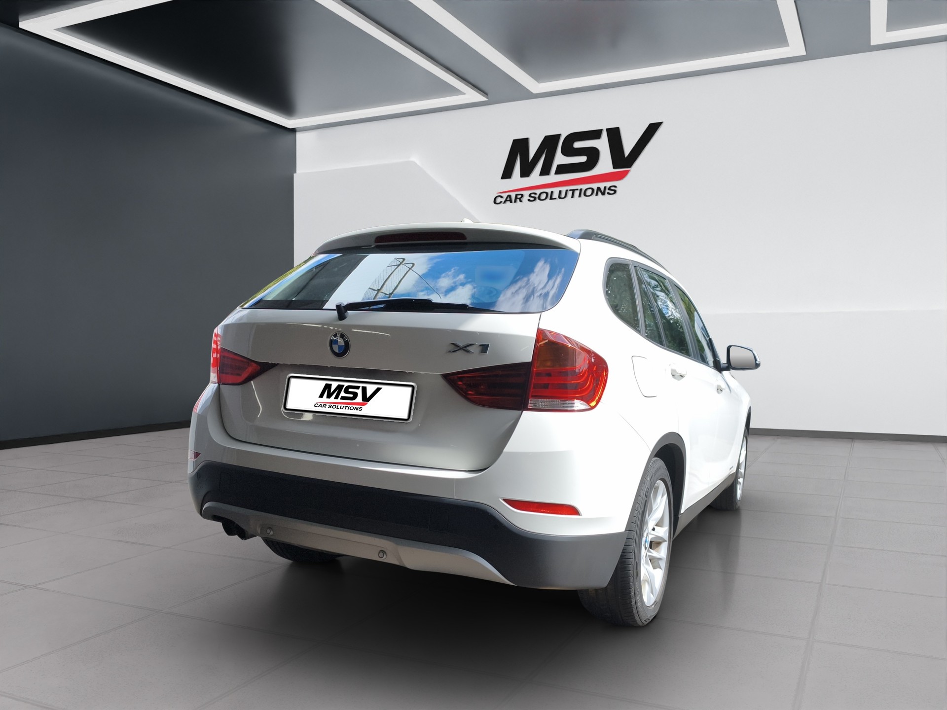 BMW X1 xDrive 20i Steptronic-image-4