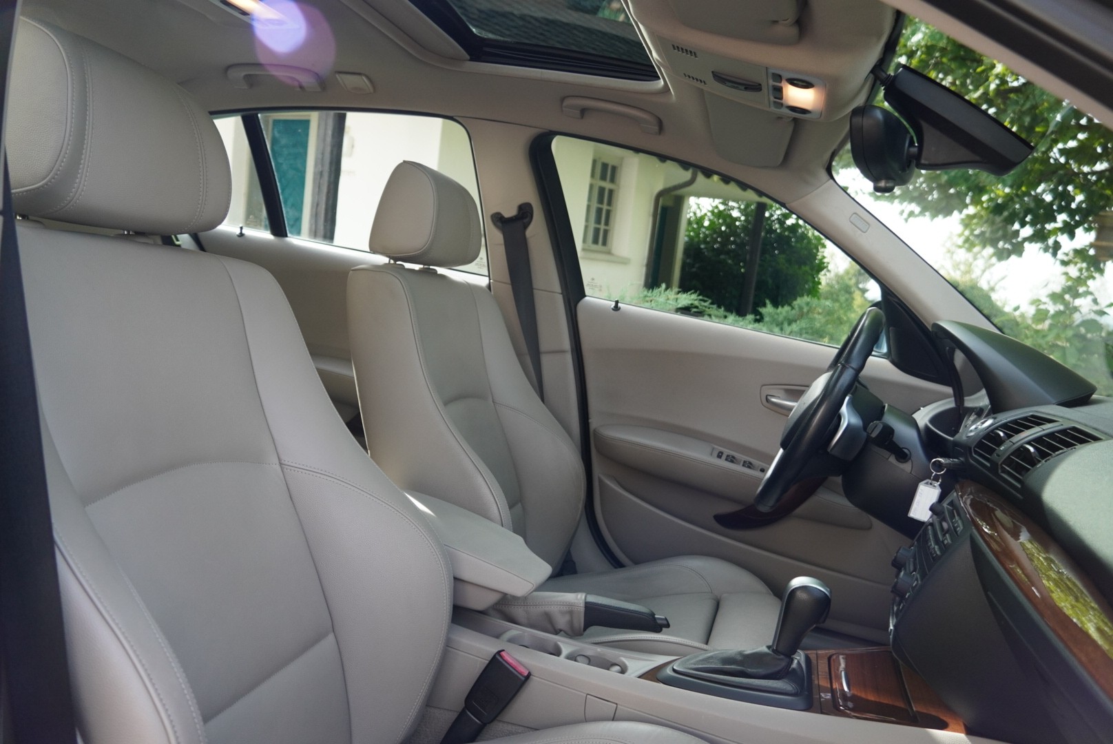 BMW 130i-image-8