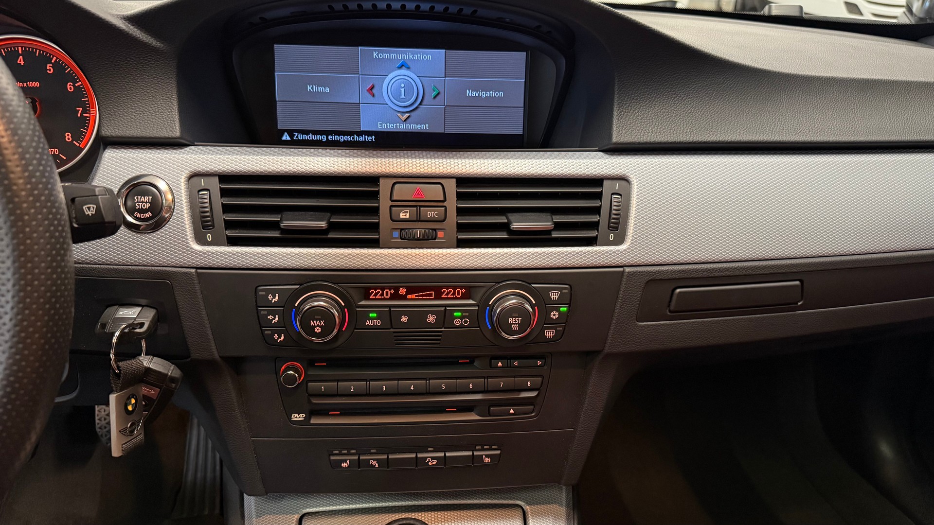 BMW 335i xDrive-image-4