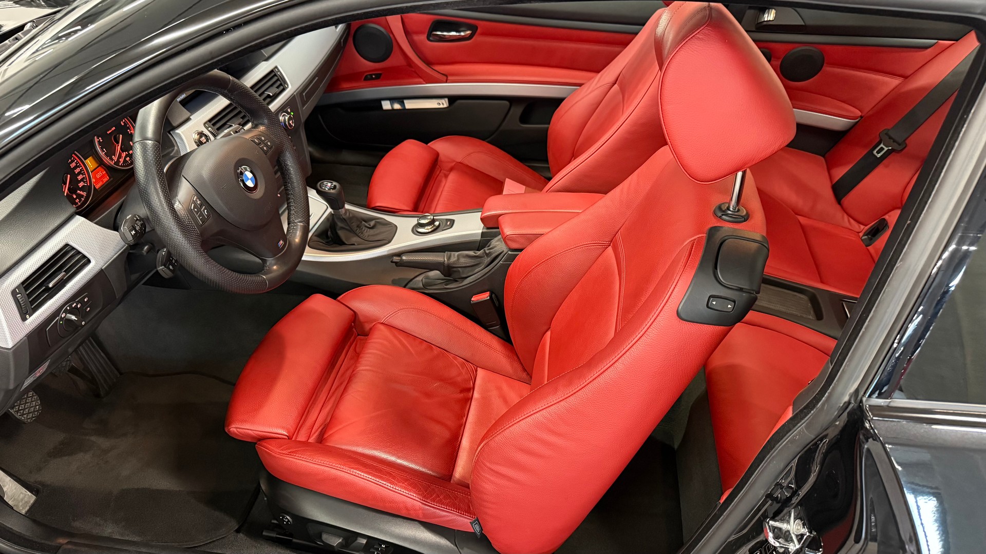 BMW 335i xDrive-image-3