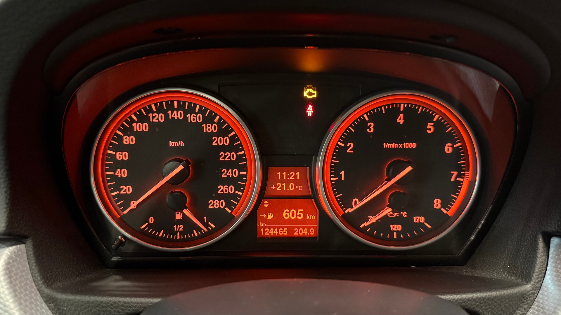 BMW 335i xDrive-image-5