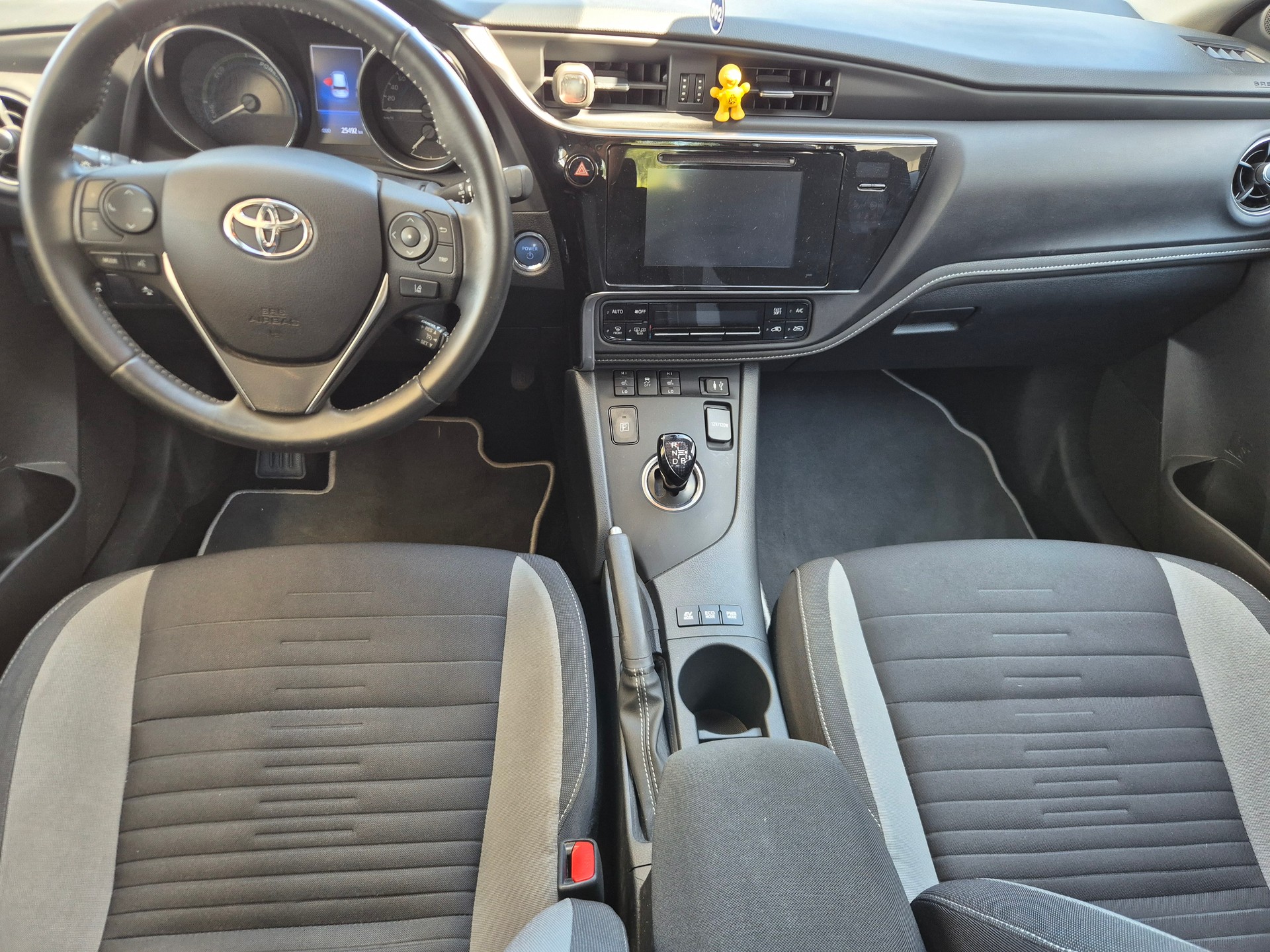 TOYOTA Auris 1.8 HSD Trend e-CVT-image-7
