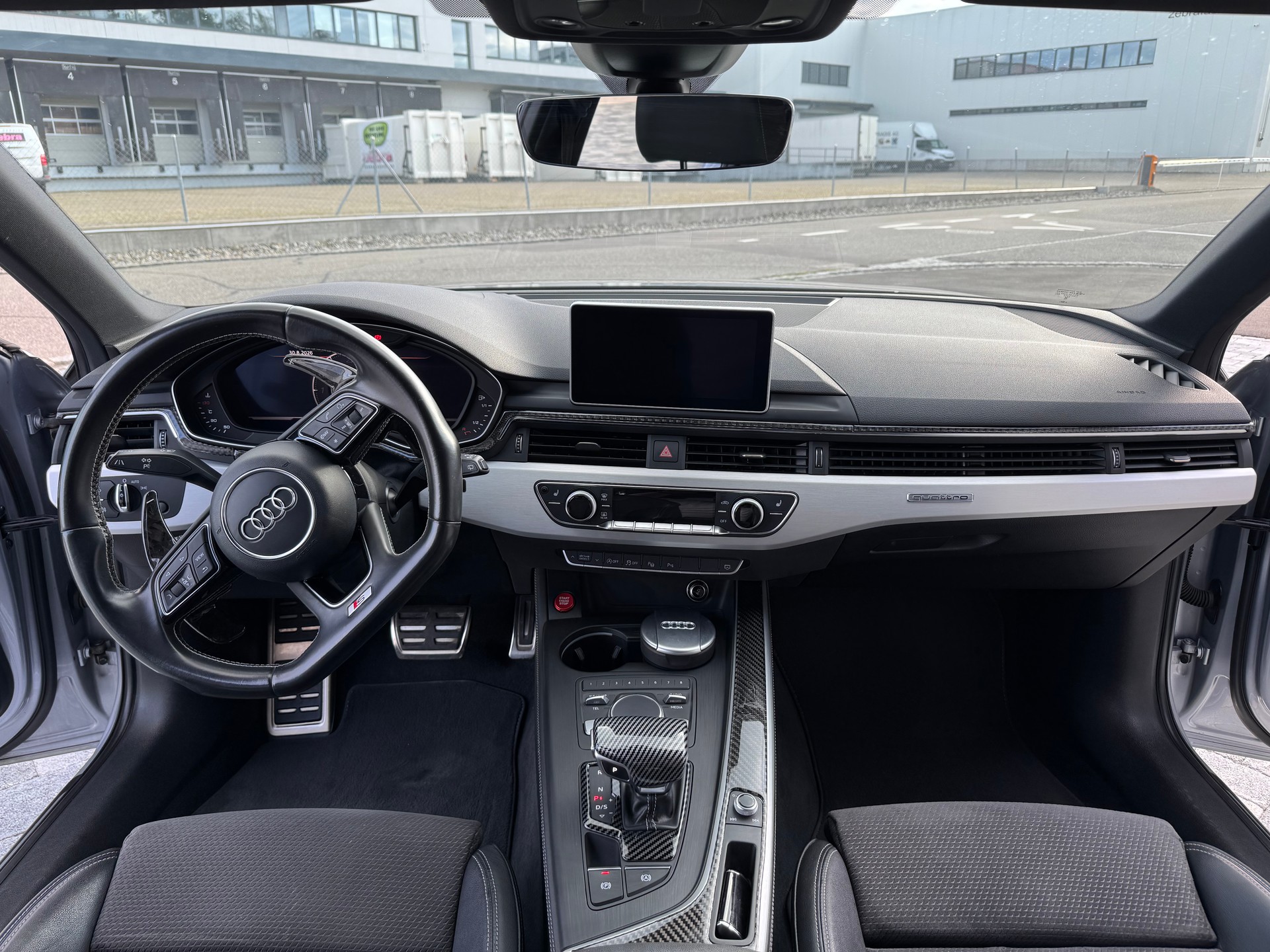 AUDI 3.0 V6 TFSI quattro S-Tronic-image-3