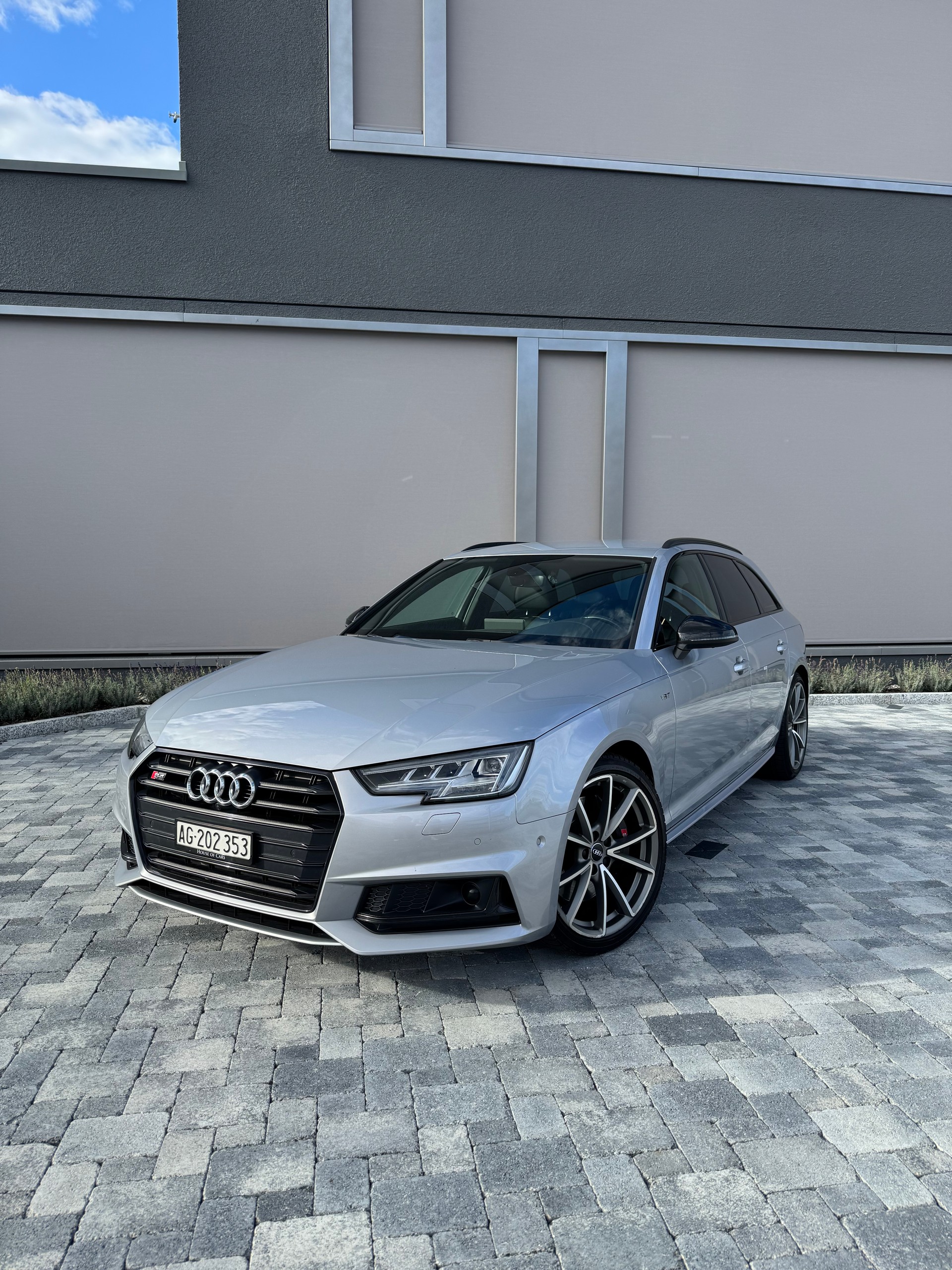 AUDI 3.0 V6 TFSI quattro S-Tronic-image-0