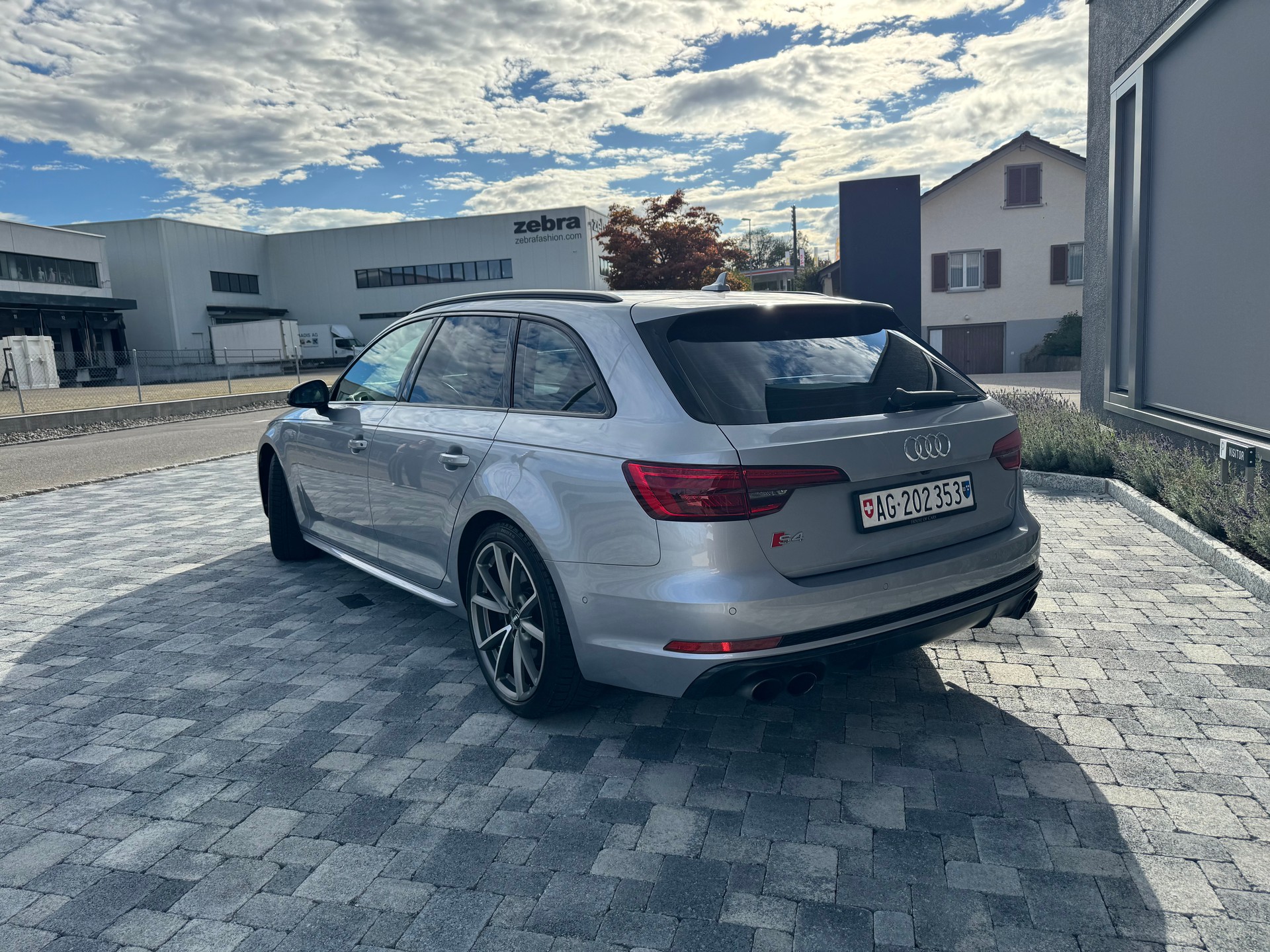 AUDI 3.0 V6 TFSI quattro S-Tronic-image-1