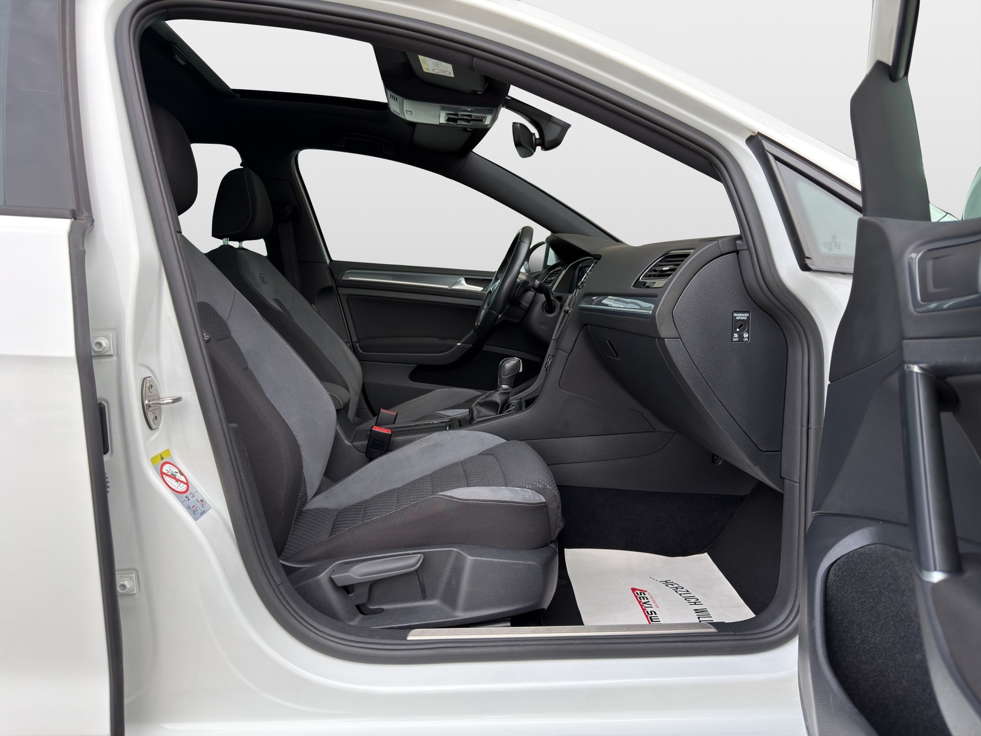 VW Golf 2.0 TDI Highline DSG*R-Line*Frisch ab MFK,1 Jahr oder 20'000km Garantie*-image-12
