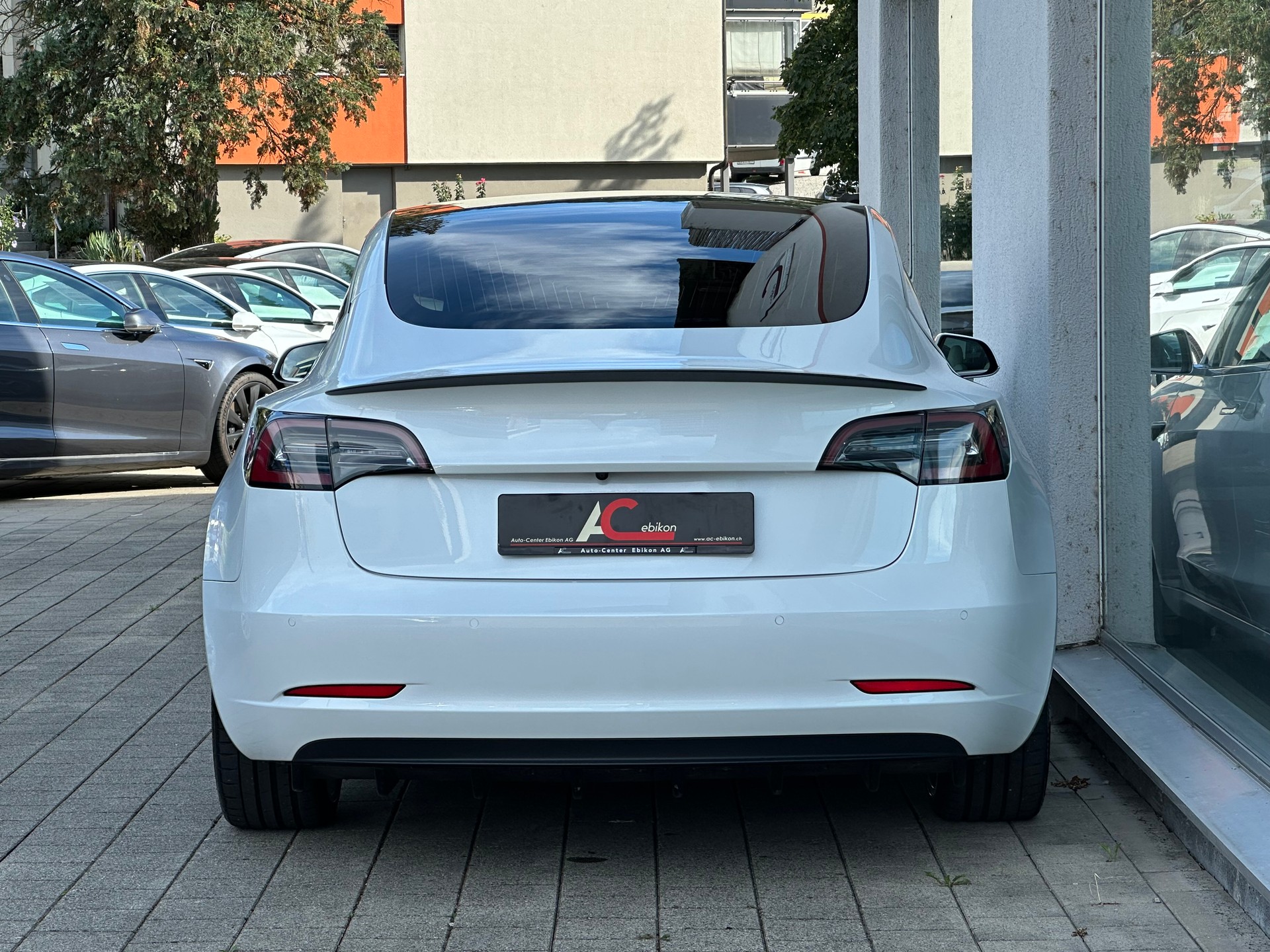 TESLA Model 3 Performance Dual Motor AWD-image-4