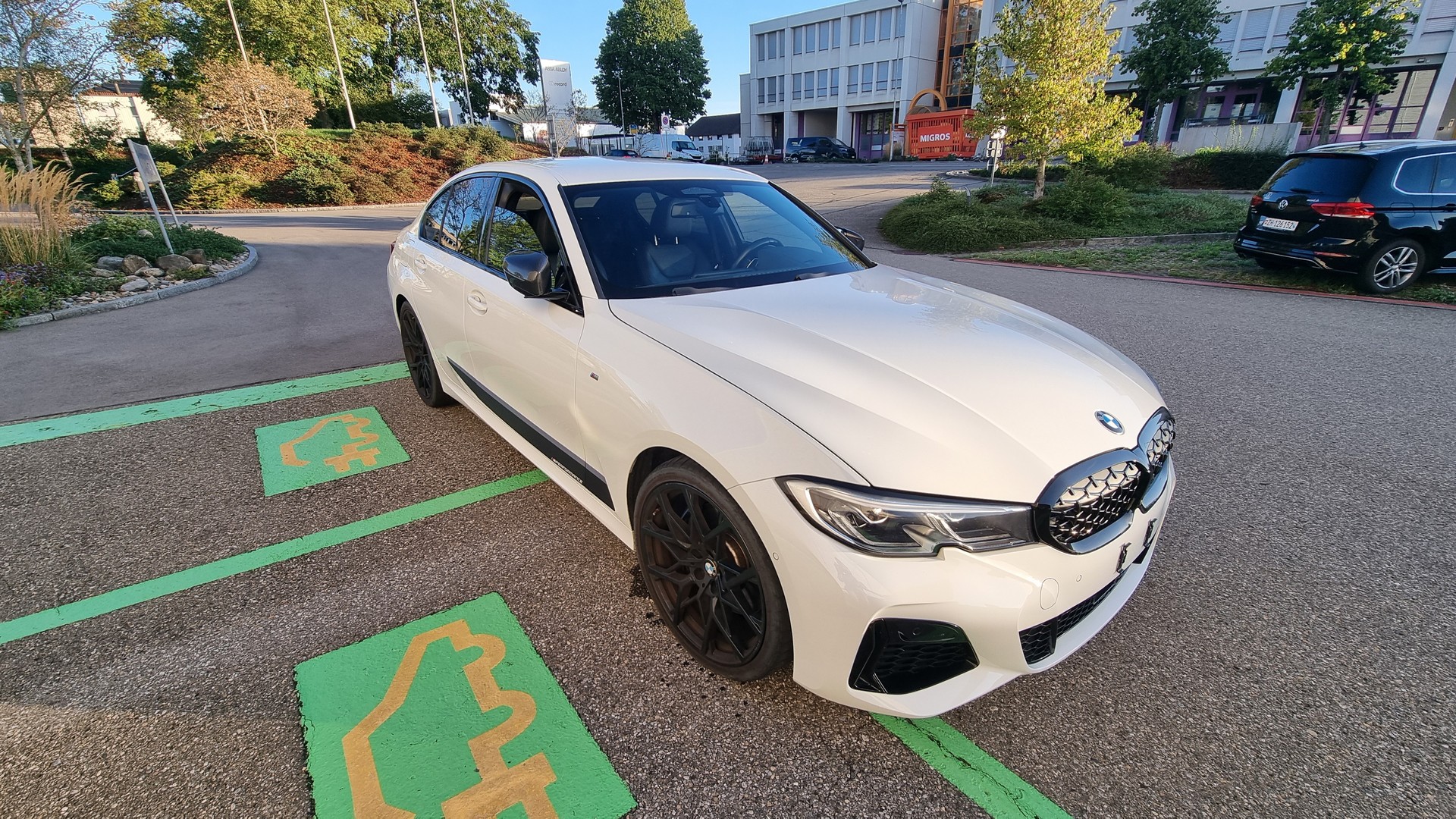 BMW M340i xDrive-image-4
