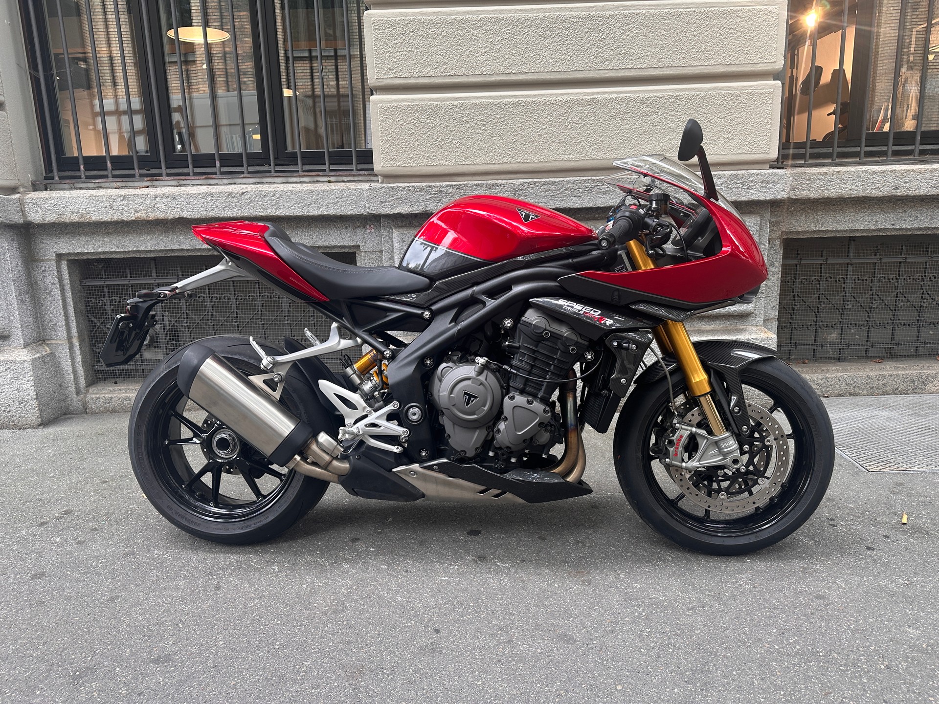 TRIUMPH Speed Triple RR-showroom-element-2
