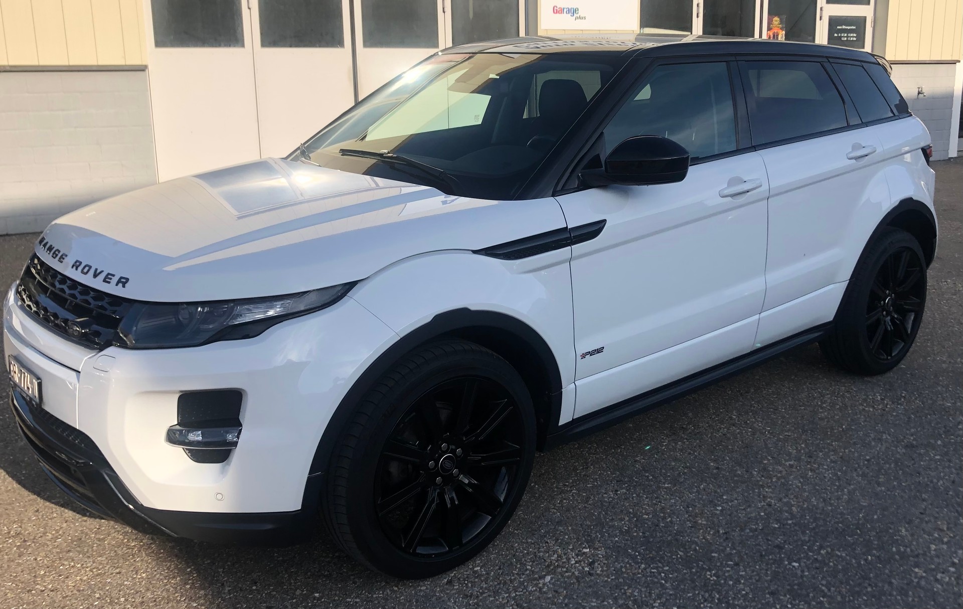 LAND ROVER 2.2 SD4 P212-image-1