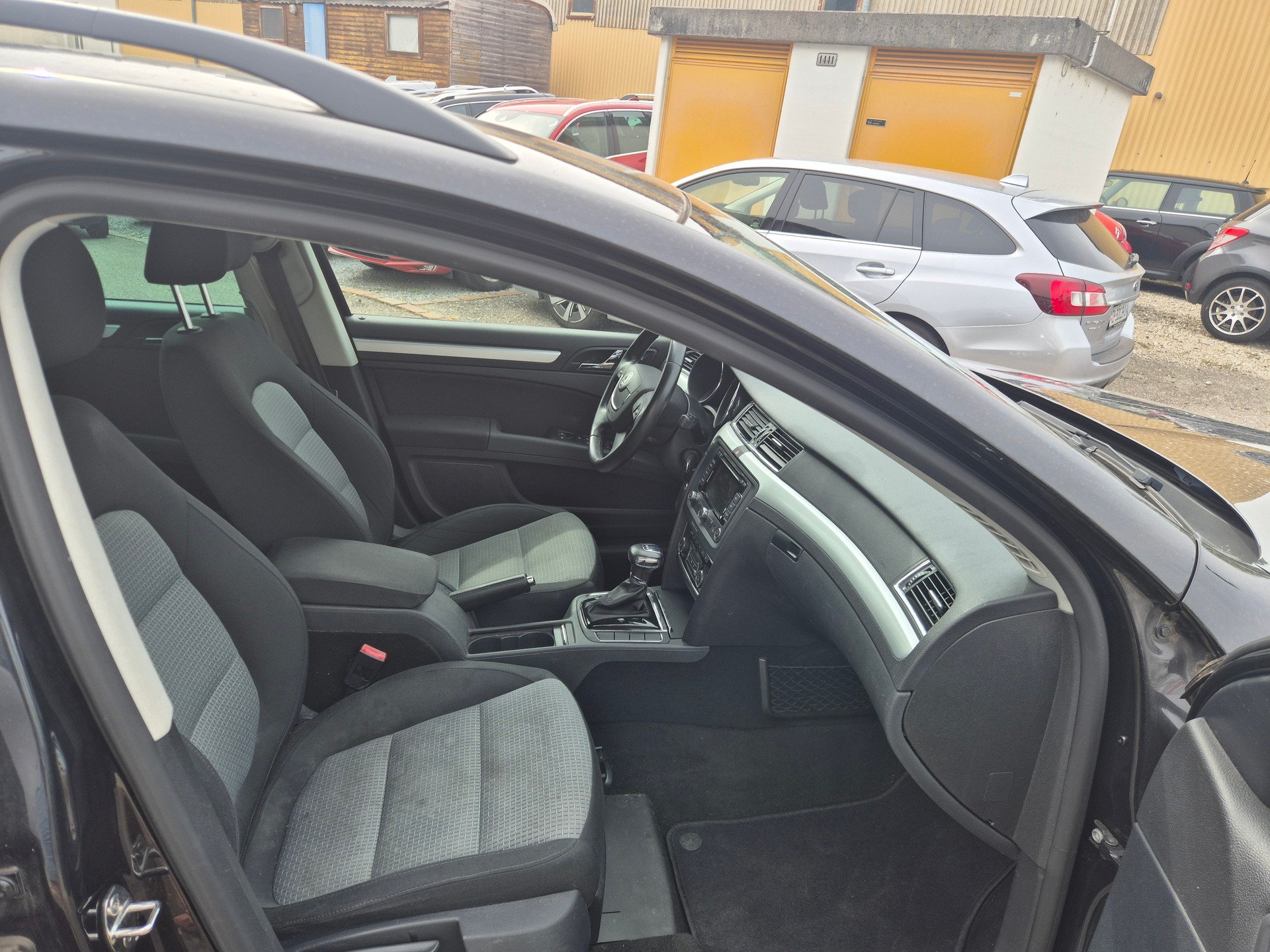 SKODA Superb Combi 2.0 TDi Ambition 4x4 DSG-image-5