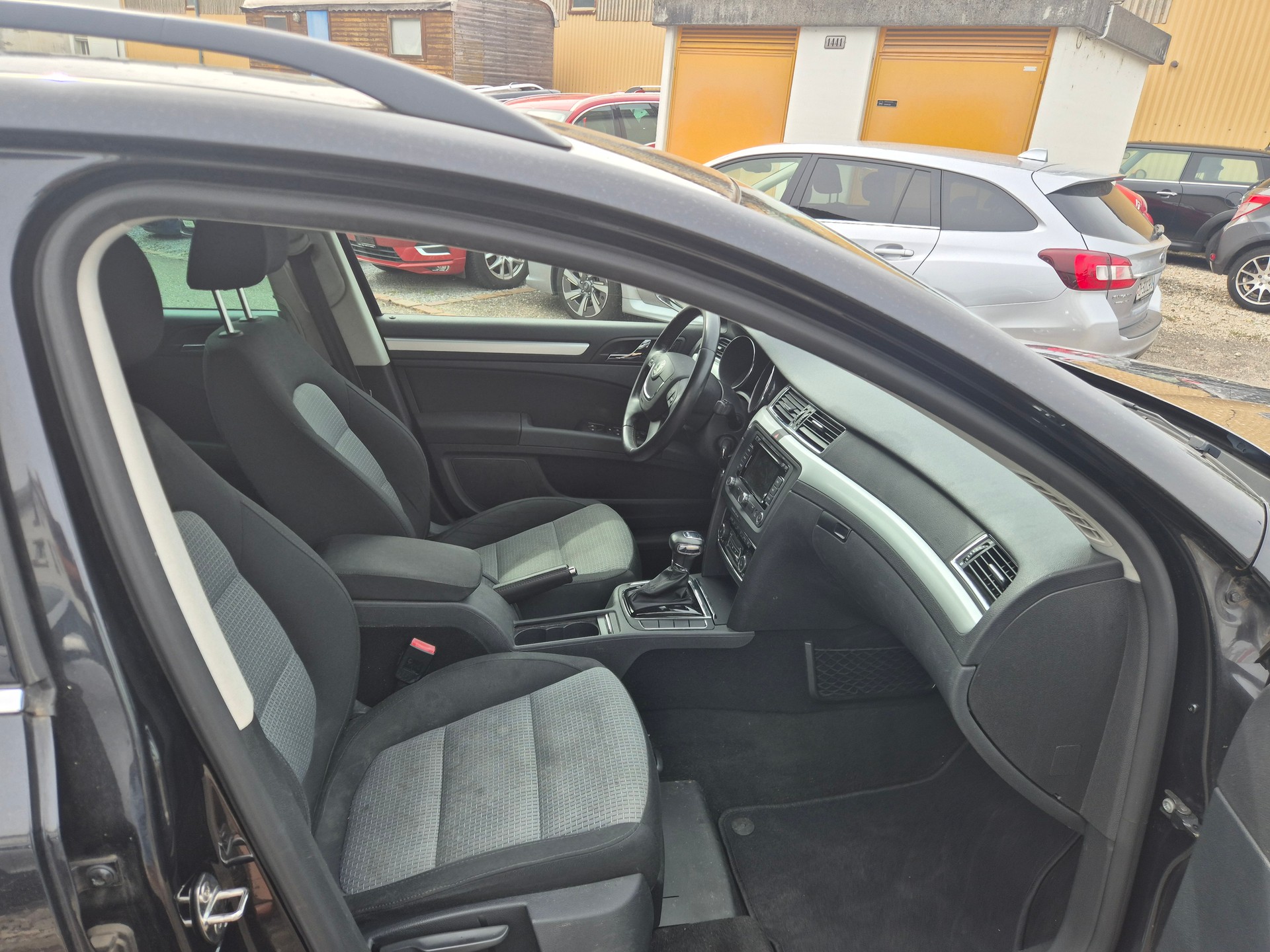 SKODA Superb Combi 2.0 TDi Ambition 4x4 DSG-image-4