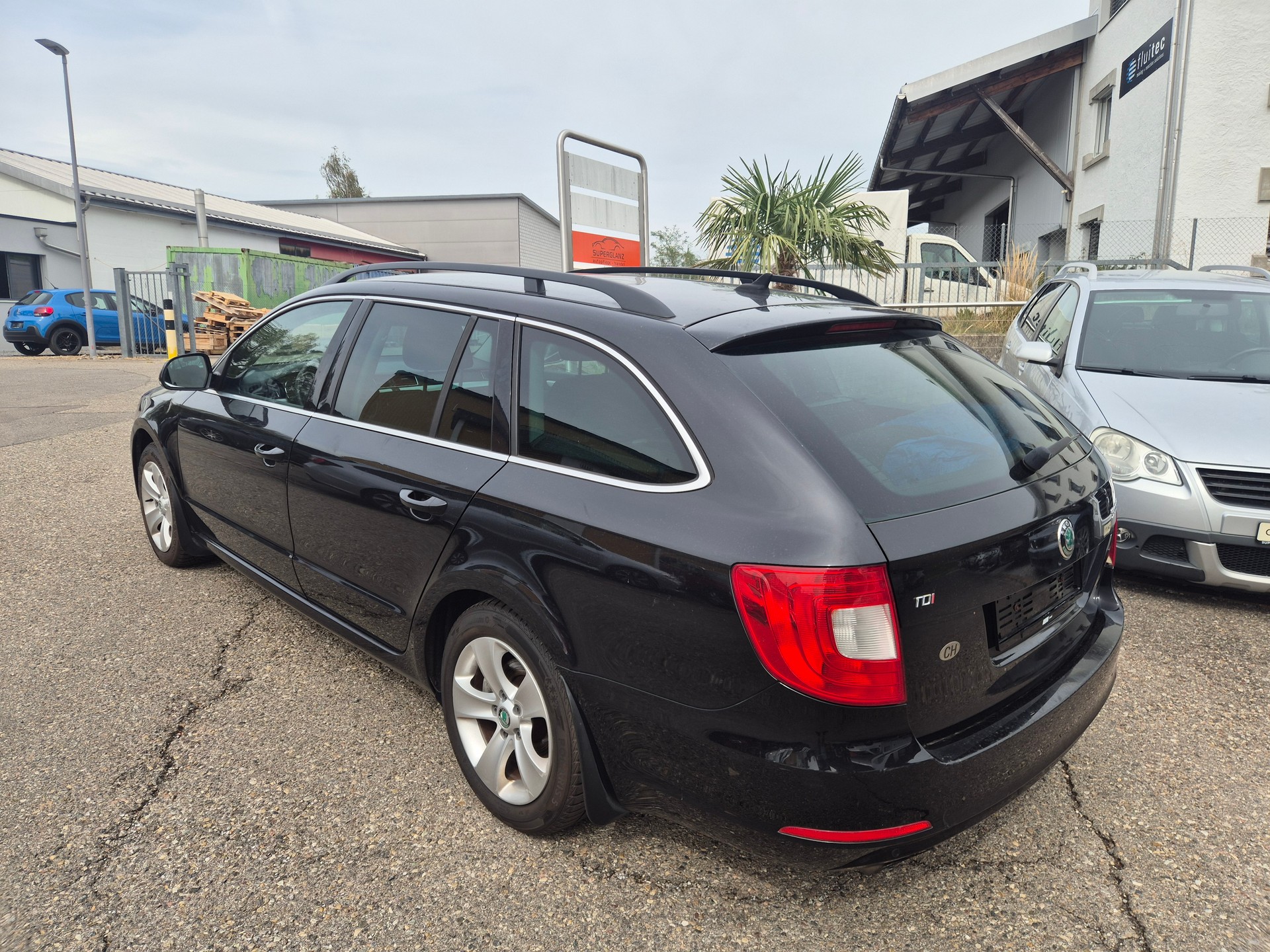 SKODA Superb Combi 2.0 TDi Ambition 4x4 DSG-image-11
