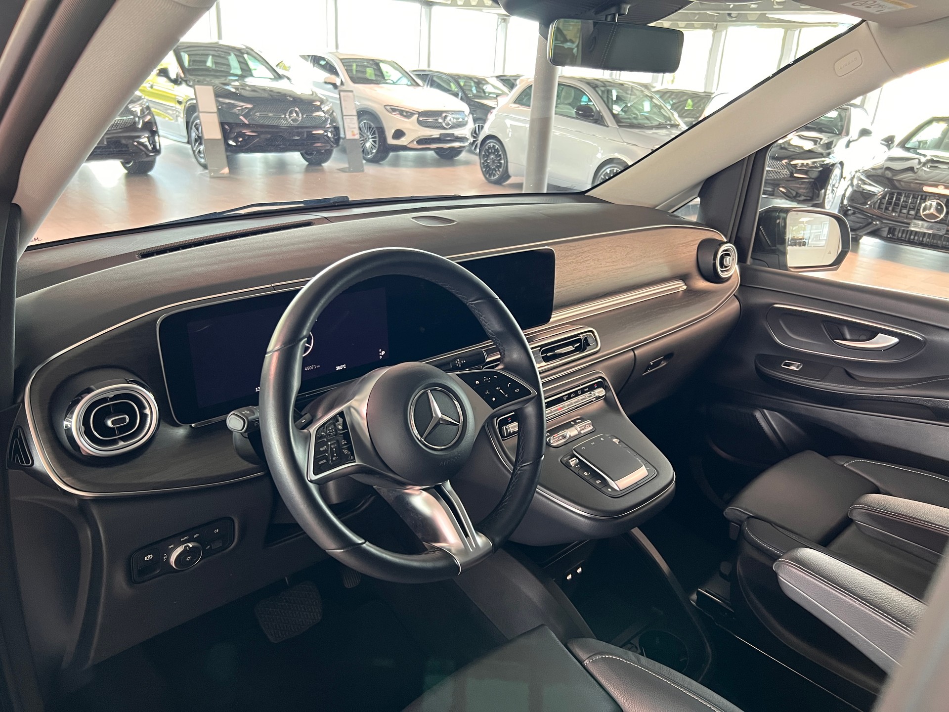 MERCEDES-BENZ V 250 d lang Avantgarde 4Matic G-Tronic-image-8