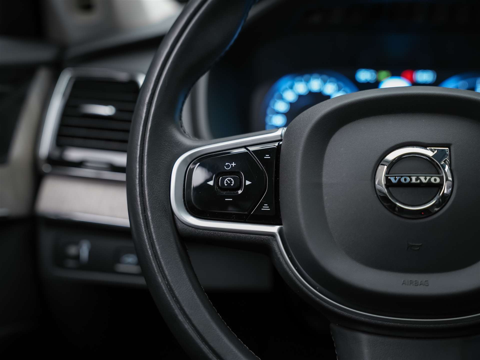 VOLVO XC90 B5 Diesel Mild Hybrid AWD Inscription Geartronic *7 Plätzer*Sitzbelüftung*Lenkradheizung*AHK*-image-30
