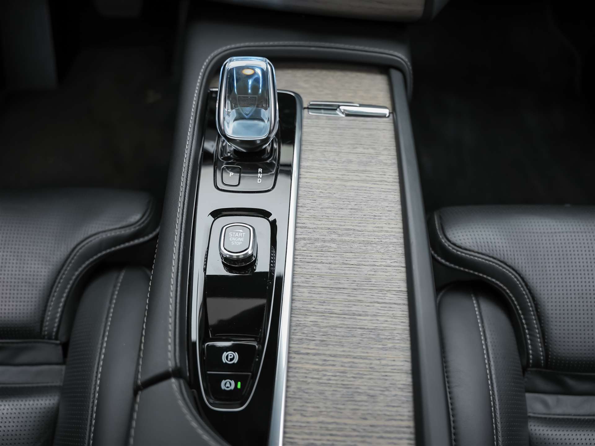 VOLVO XC90 B5 Diesel Mild Hybrid AWD Inscription Geartronic *7 Plätzer*Sitzbelüftung*Lenkradheizung*AHK*-image-24