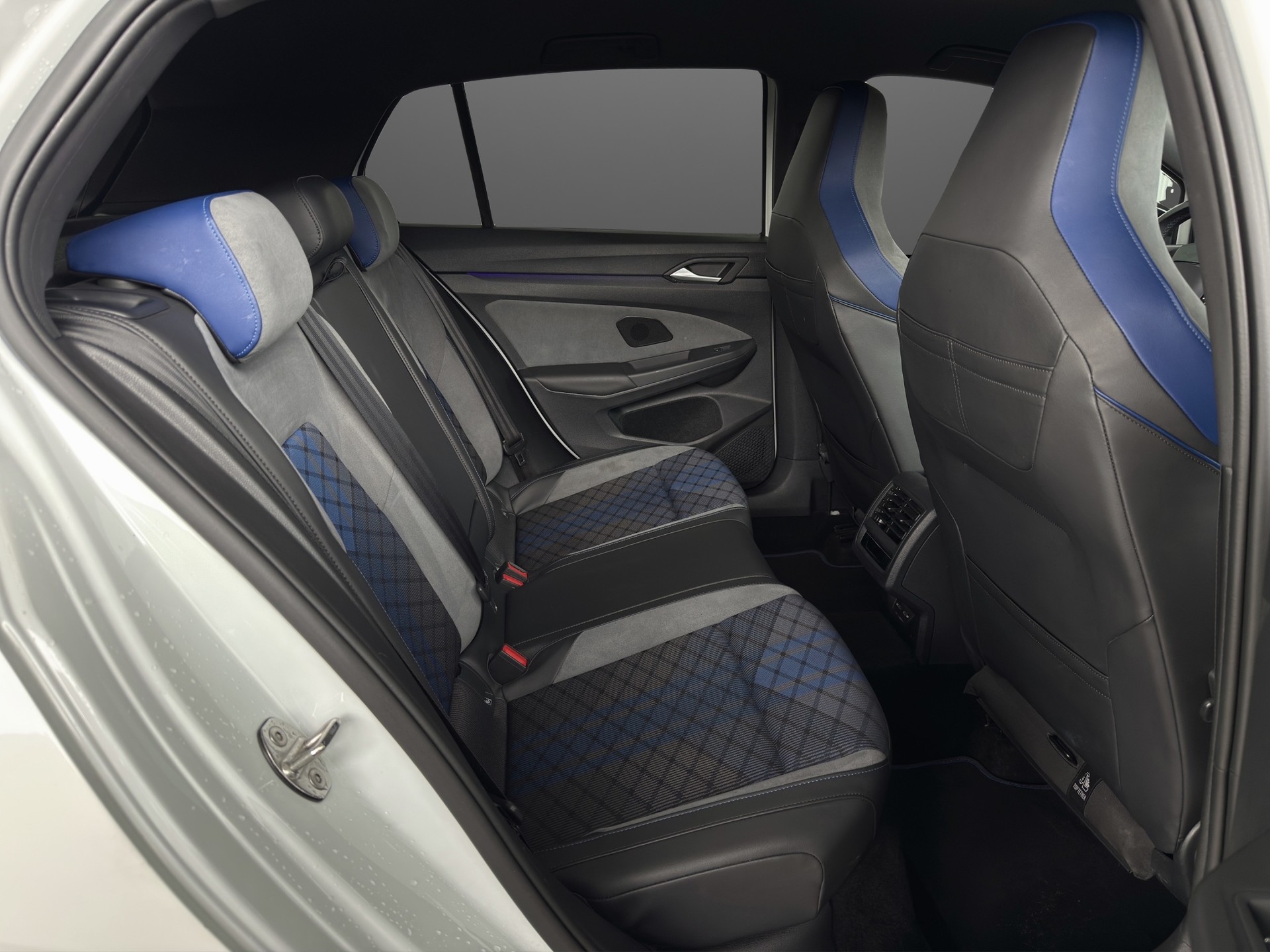 VW Golf 2.0 TSI R DSG 4Motion R Performance-image-9
